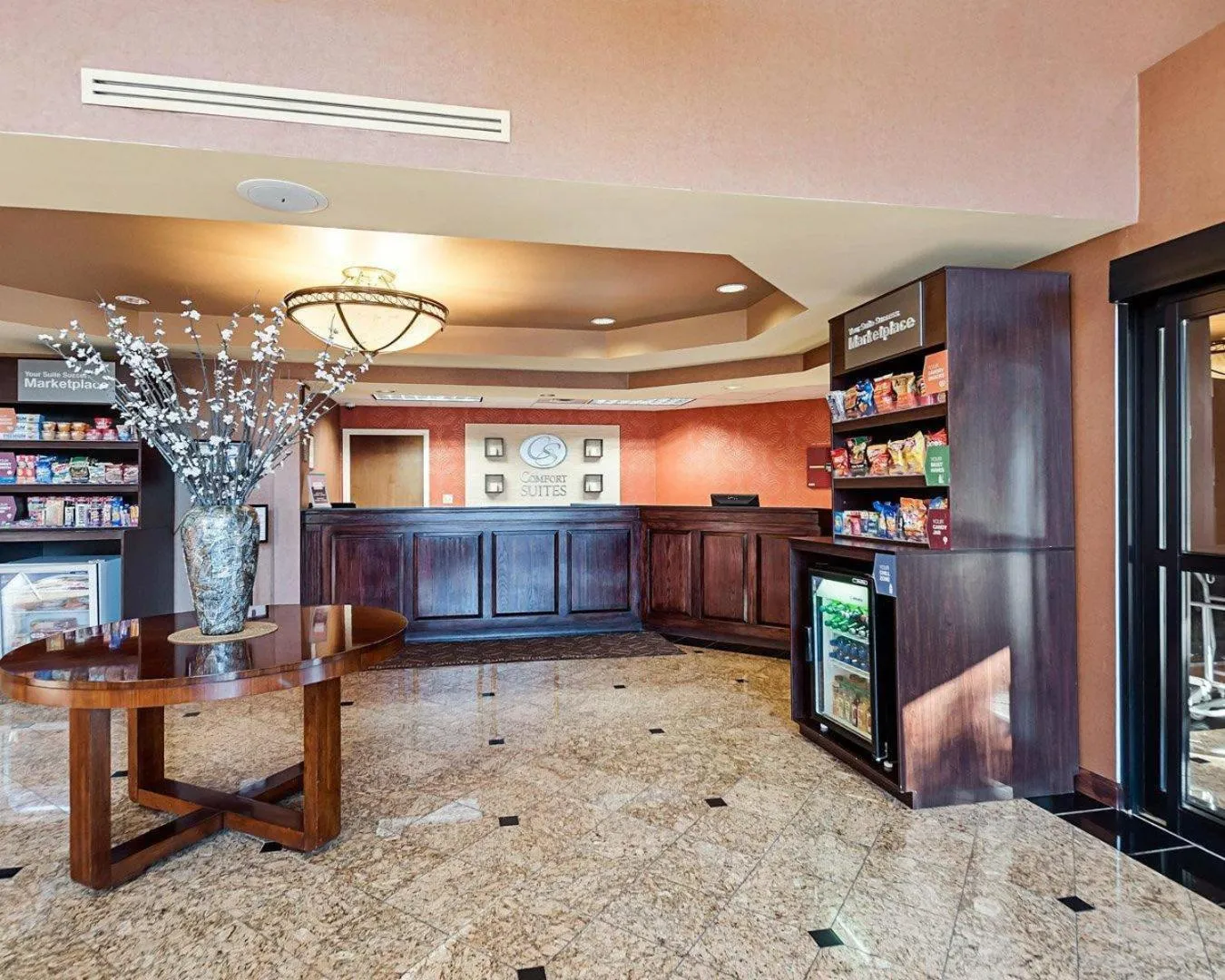 Lobby or reception in Comfort Suites Dulles Airport
