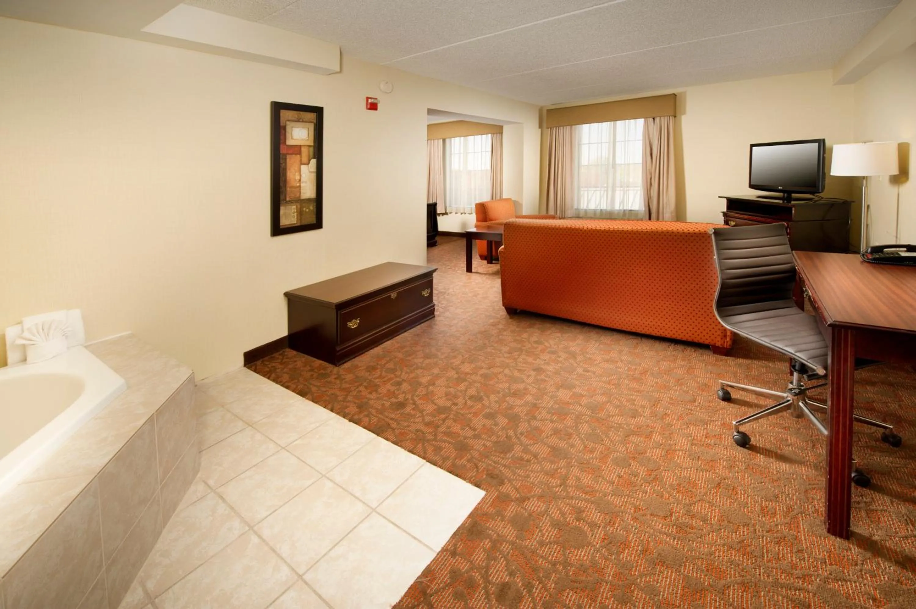 Bedroom, Bed in Comfort Suites Dulles Airport