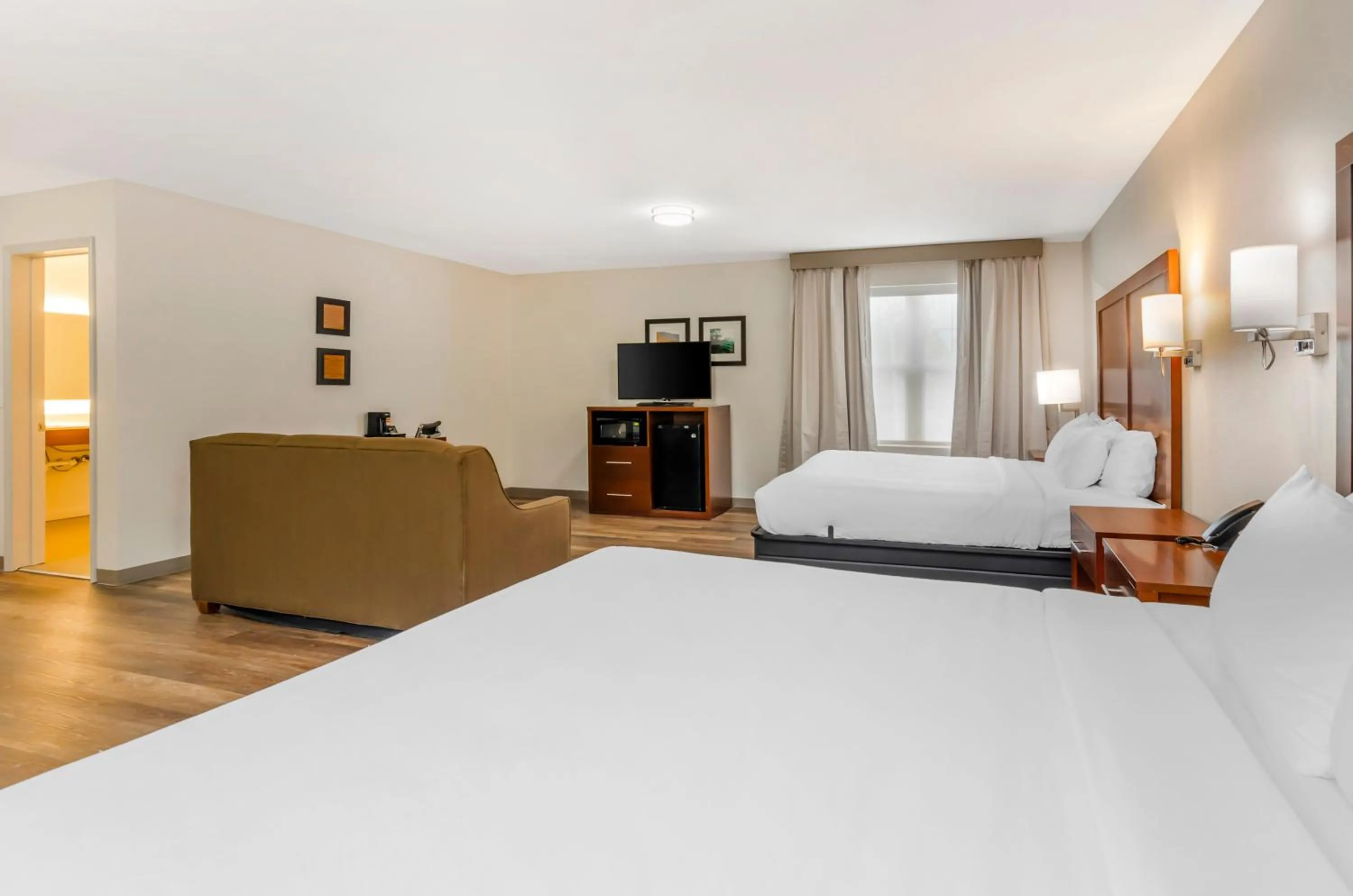 Photo of the whole room, Bed in Comfort Inn Wytheville - Fort Chiswell