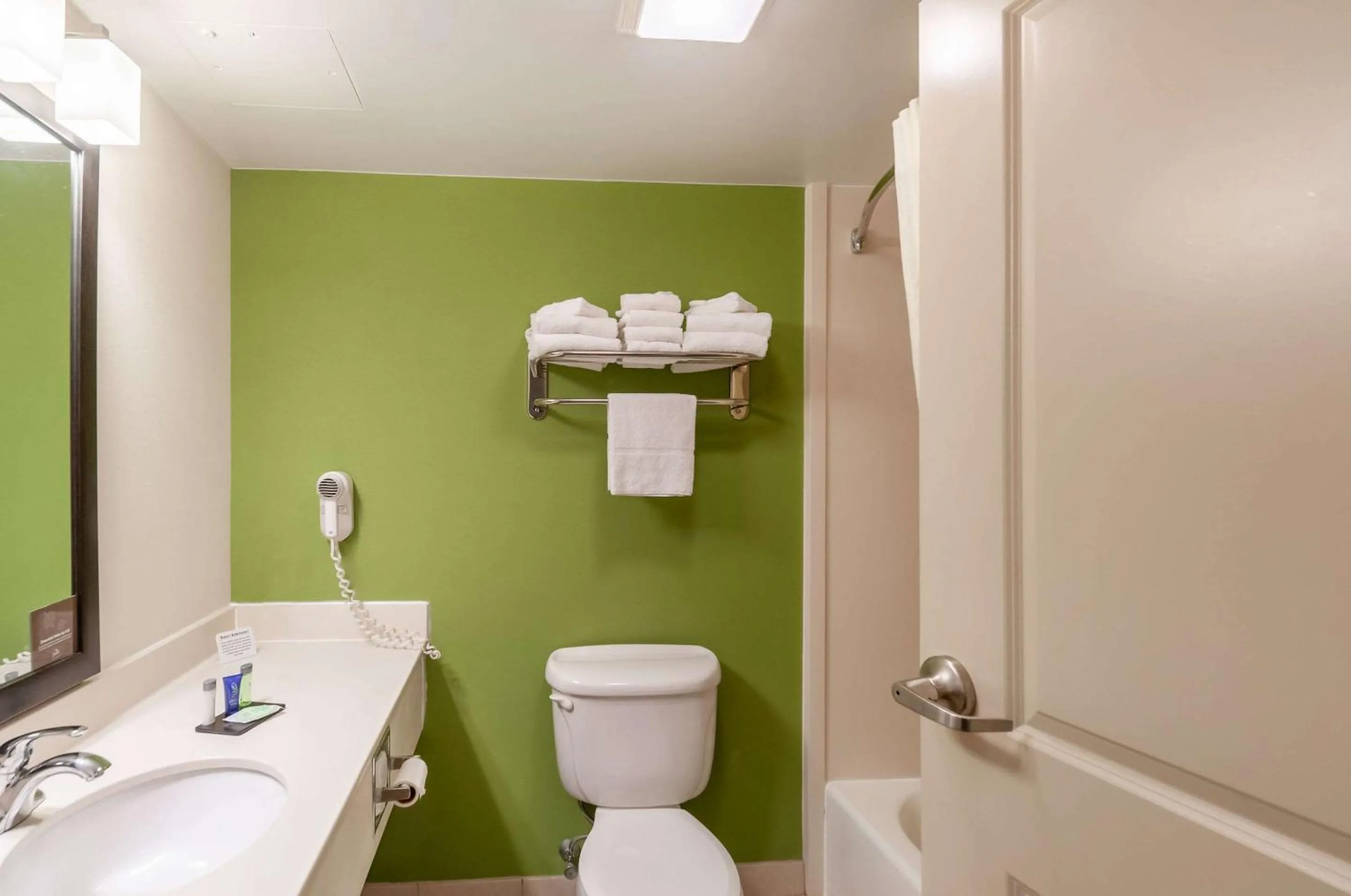 Bedroom in Sleep Inn & Suites Harrisonburg near University