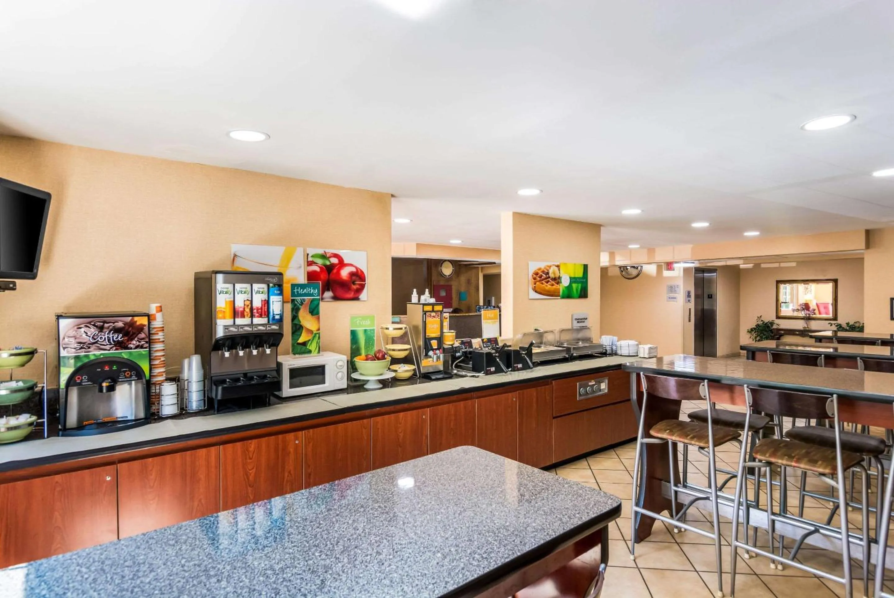 Restaurant/places to eat in Quality Inn Chester - South Richmond