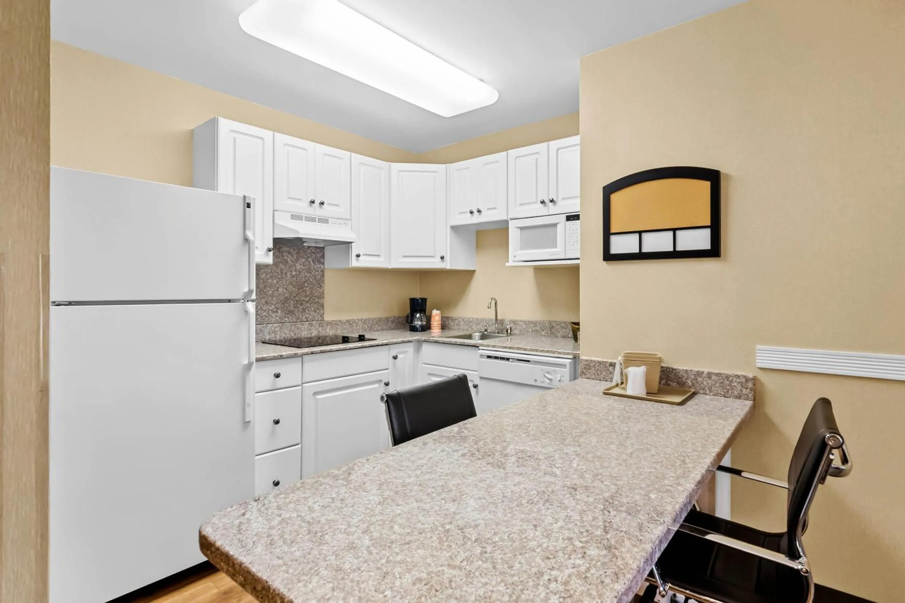 Bedroom in MainStay Suites Roanoke Airport