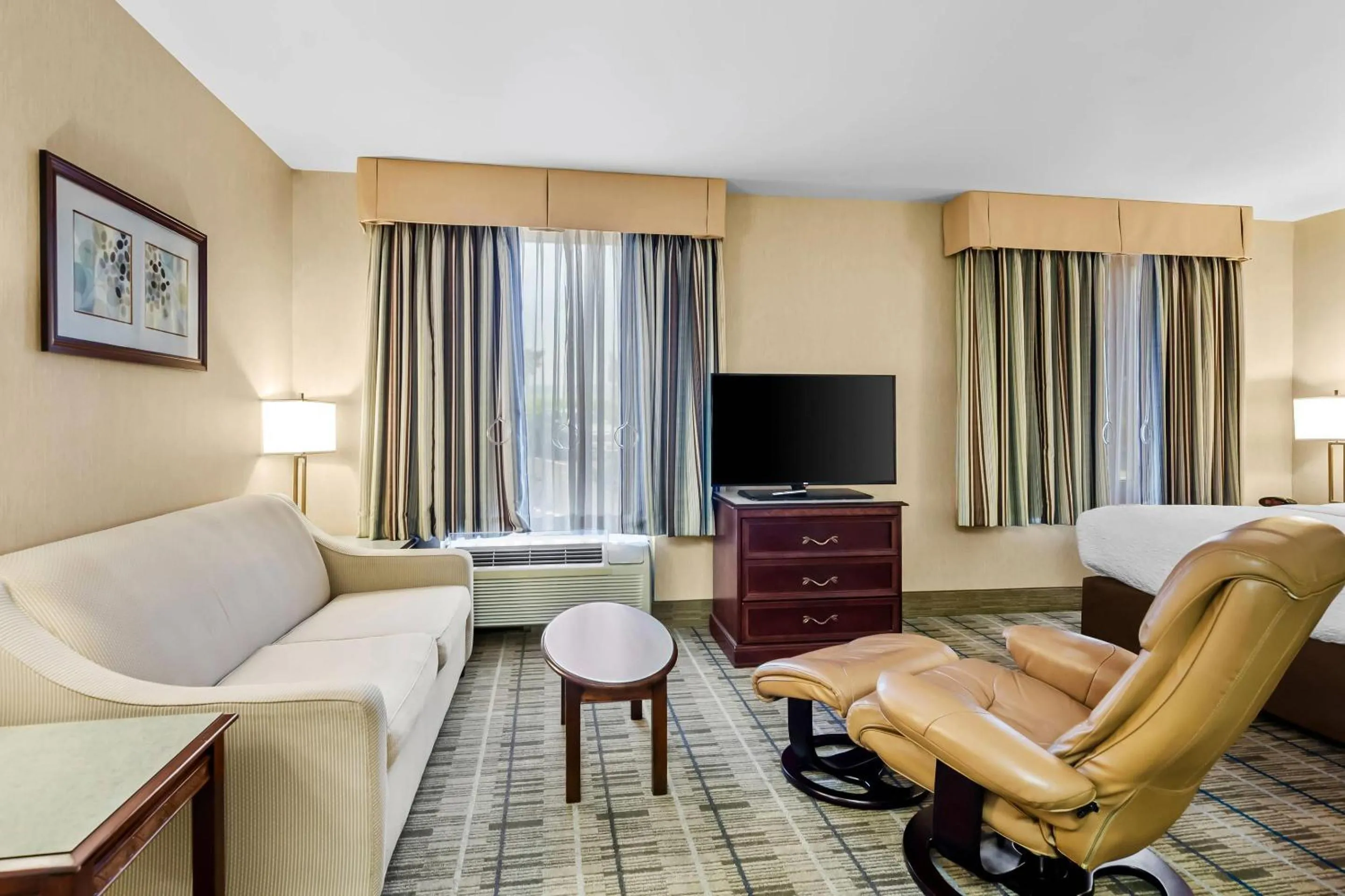 Bedroom in MainStay Suites Roanoke Airport