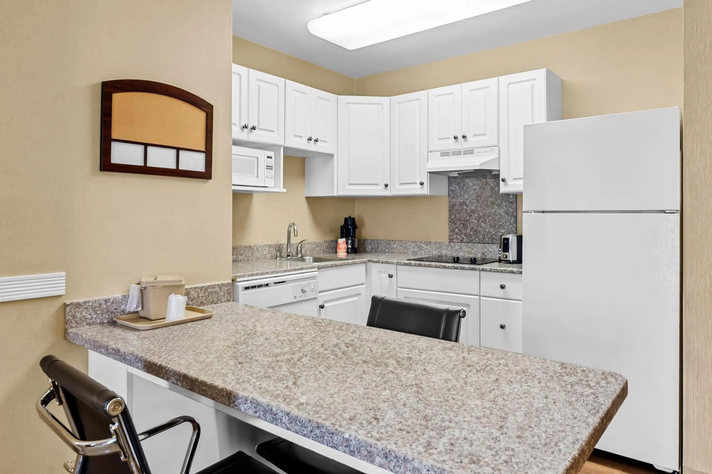 Bedroom in MainStay Suites Roanoke Airport