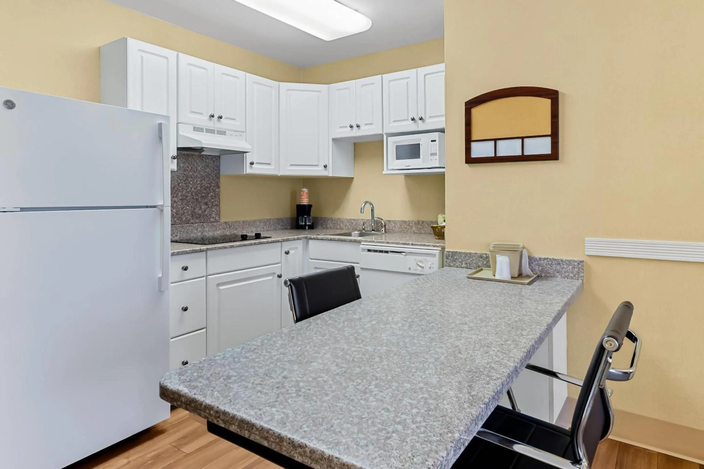 Bedroom in MainStay Suites Roanoke Airport