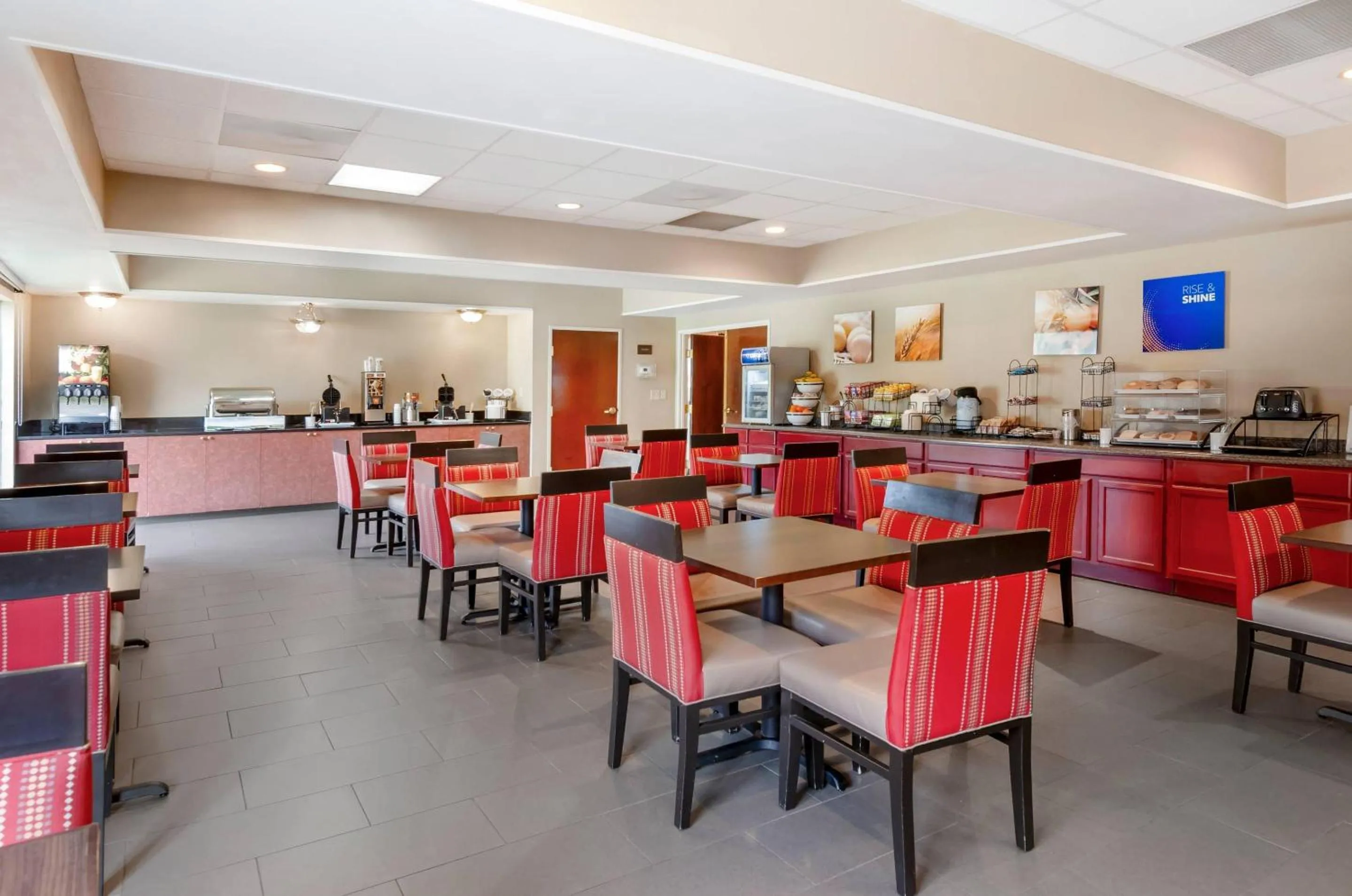 Breakfast in Comfort Inn & Suites Christiansburg I-81