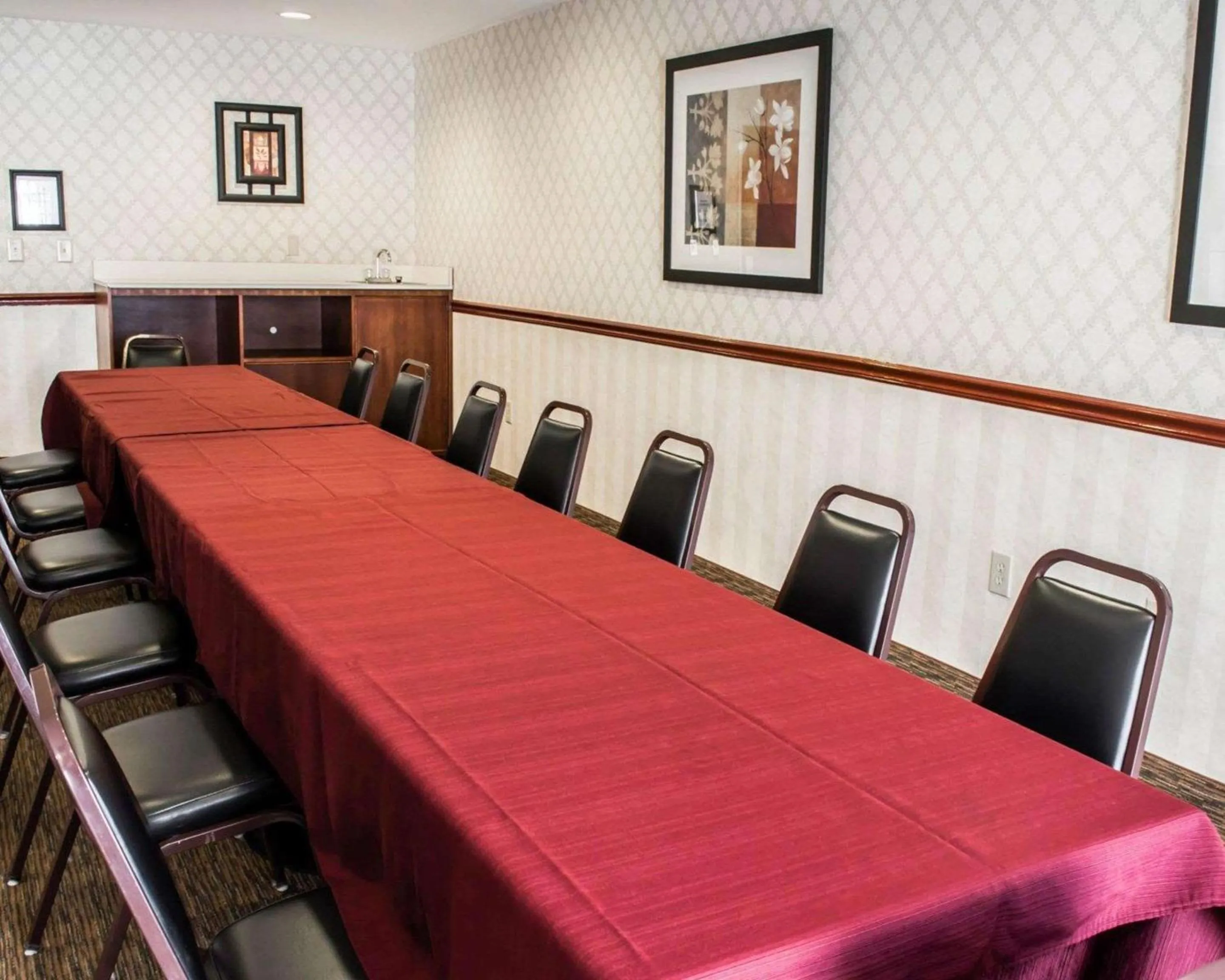 Meeting/conference room in Sleep Inn & Suites Virginia Horse Center