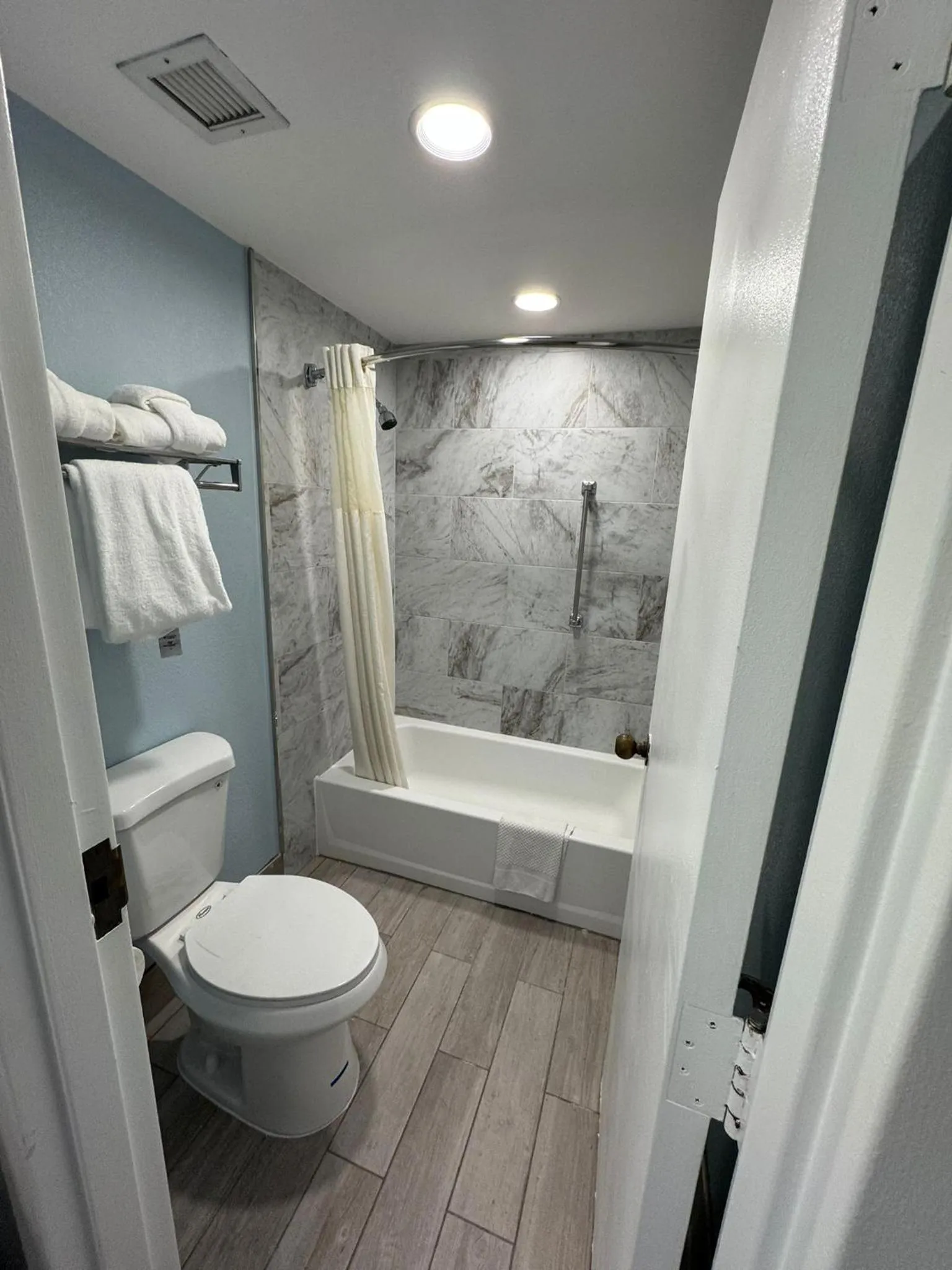 Bathroom in Quality Inn Christiansburg - Blacksburg