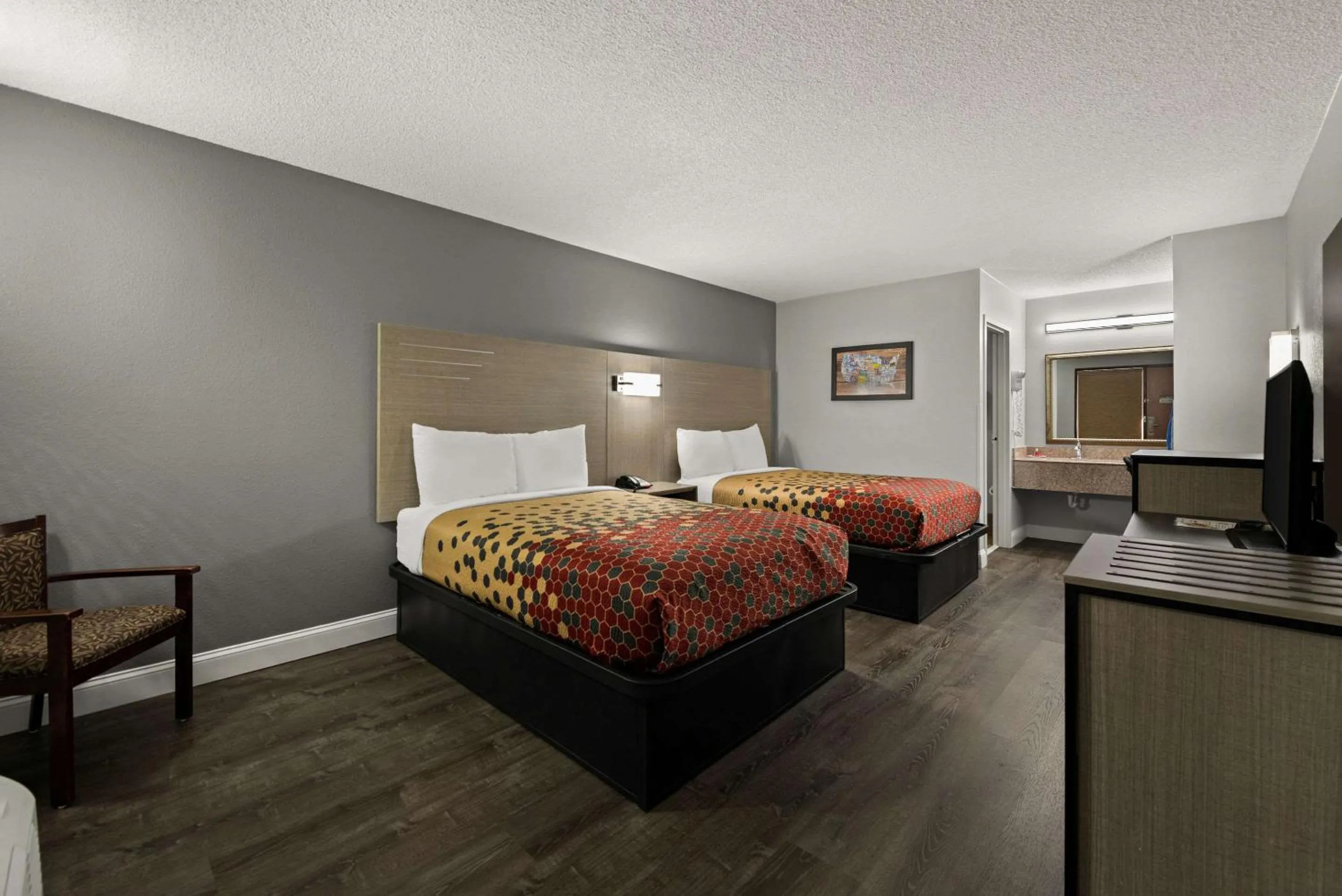 Bedroom in Econo Lodge