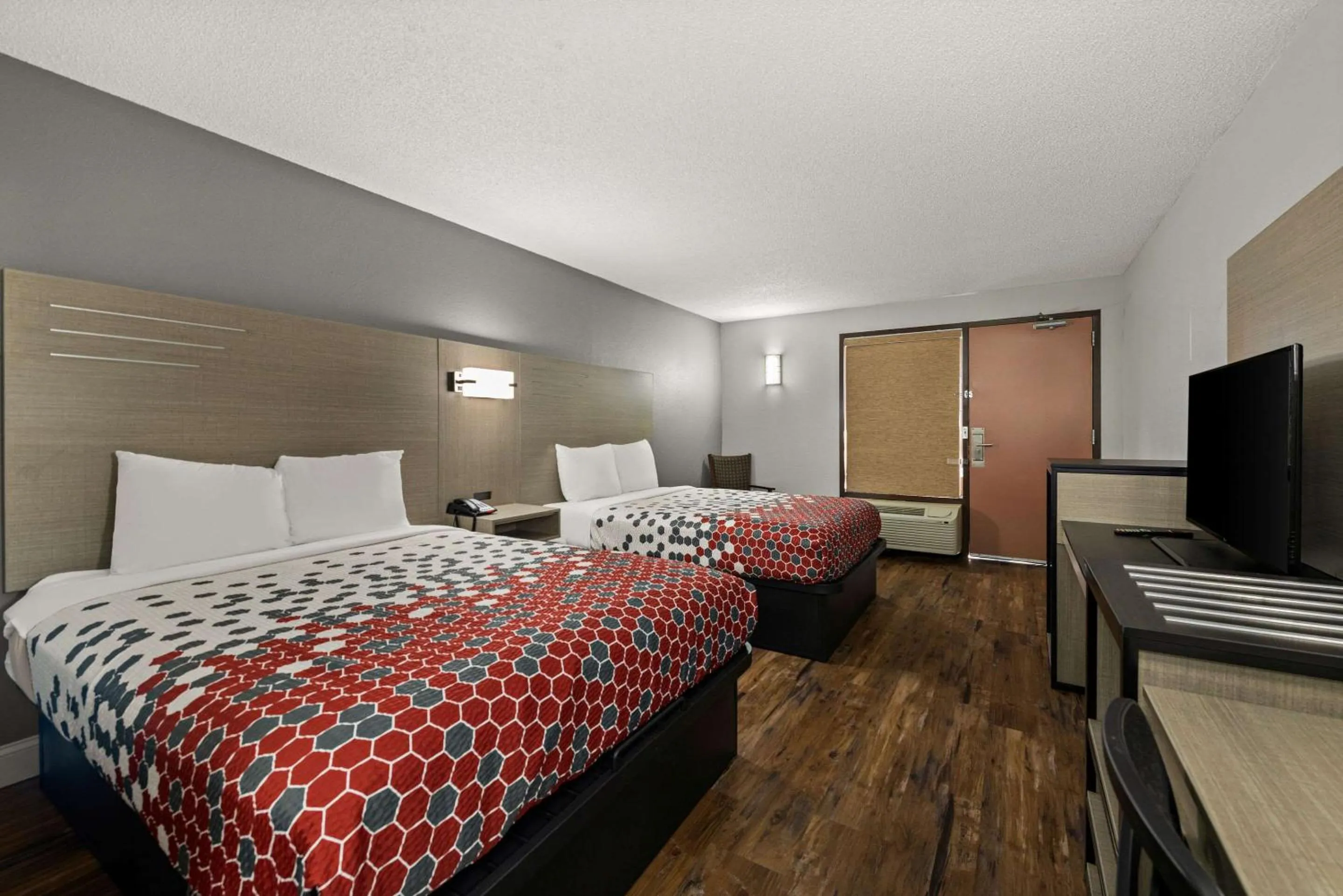 Bedroom in Econo Lodge