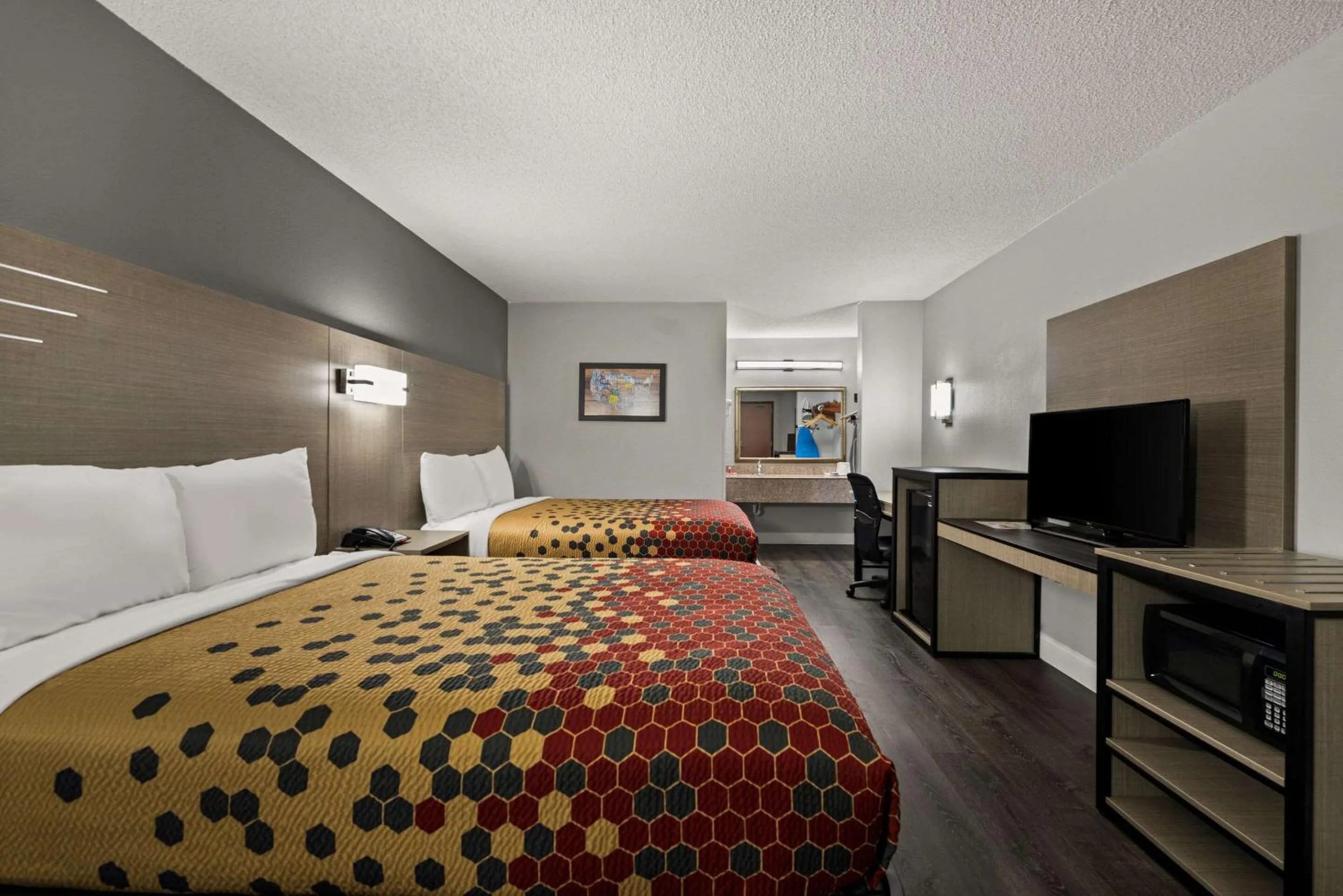 Bedroom in Econo Lodge