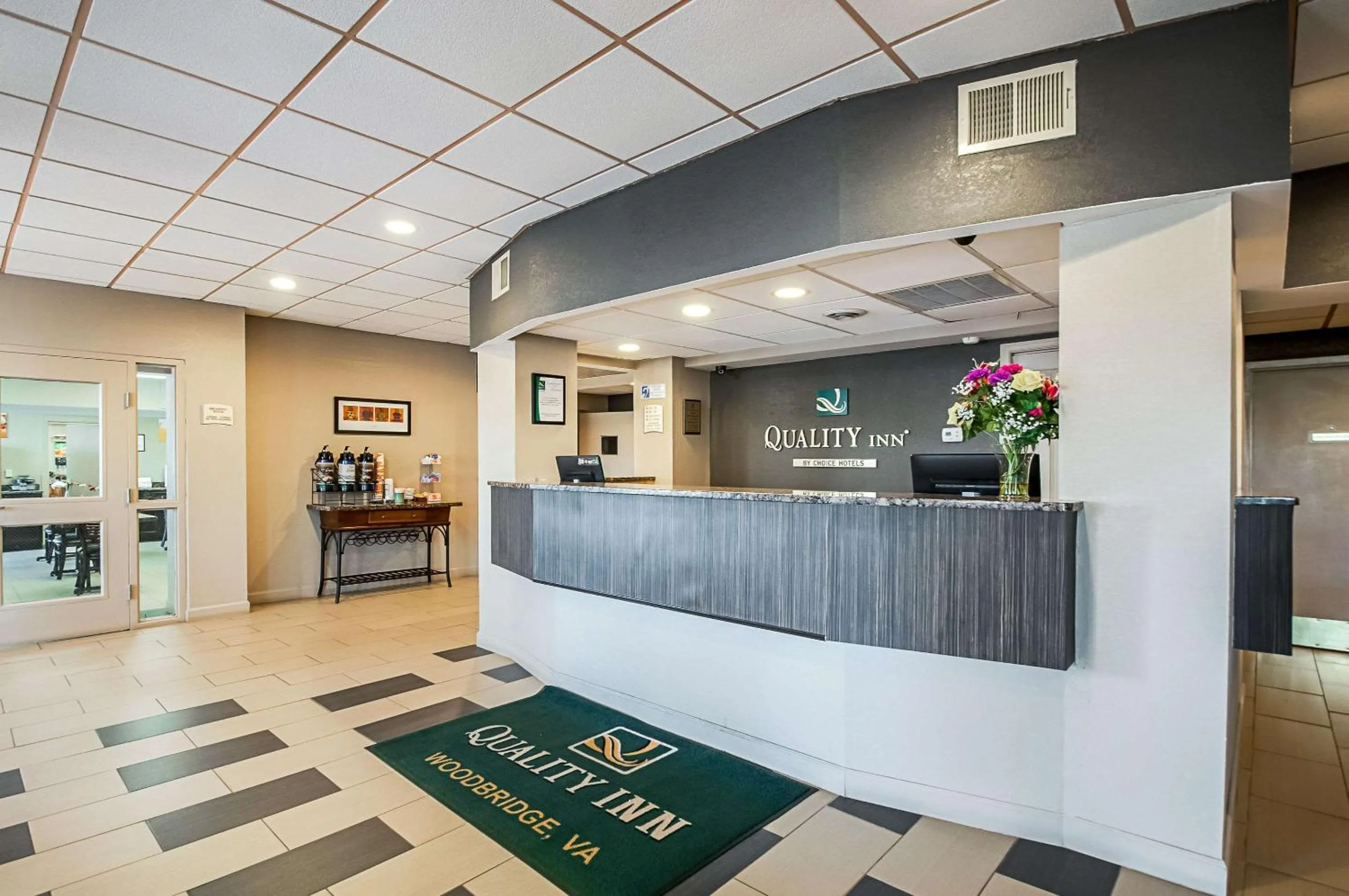 Lobby or reception in Quality Inn near Potomac Mills