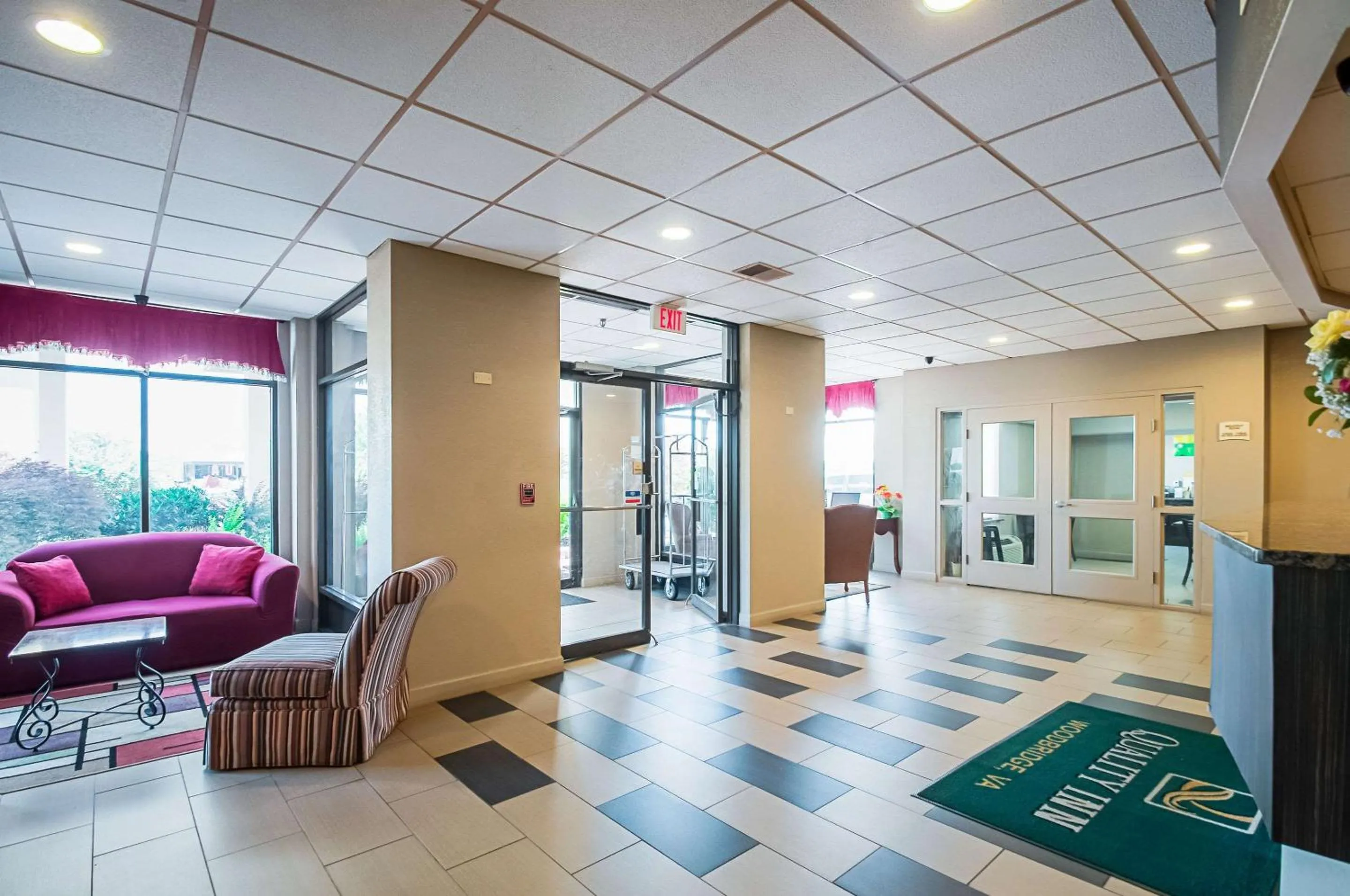 Lobby or reception in Quality Inn near Potomac Mills
