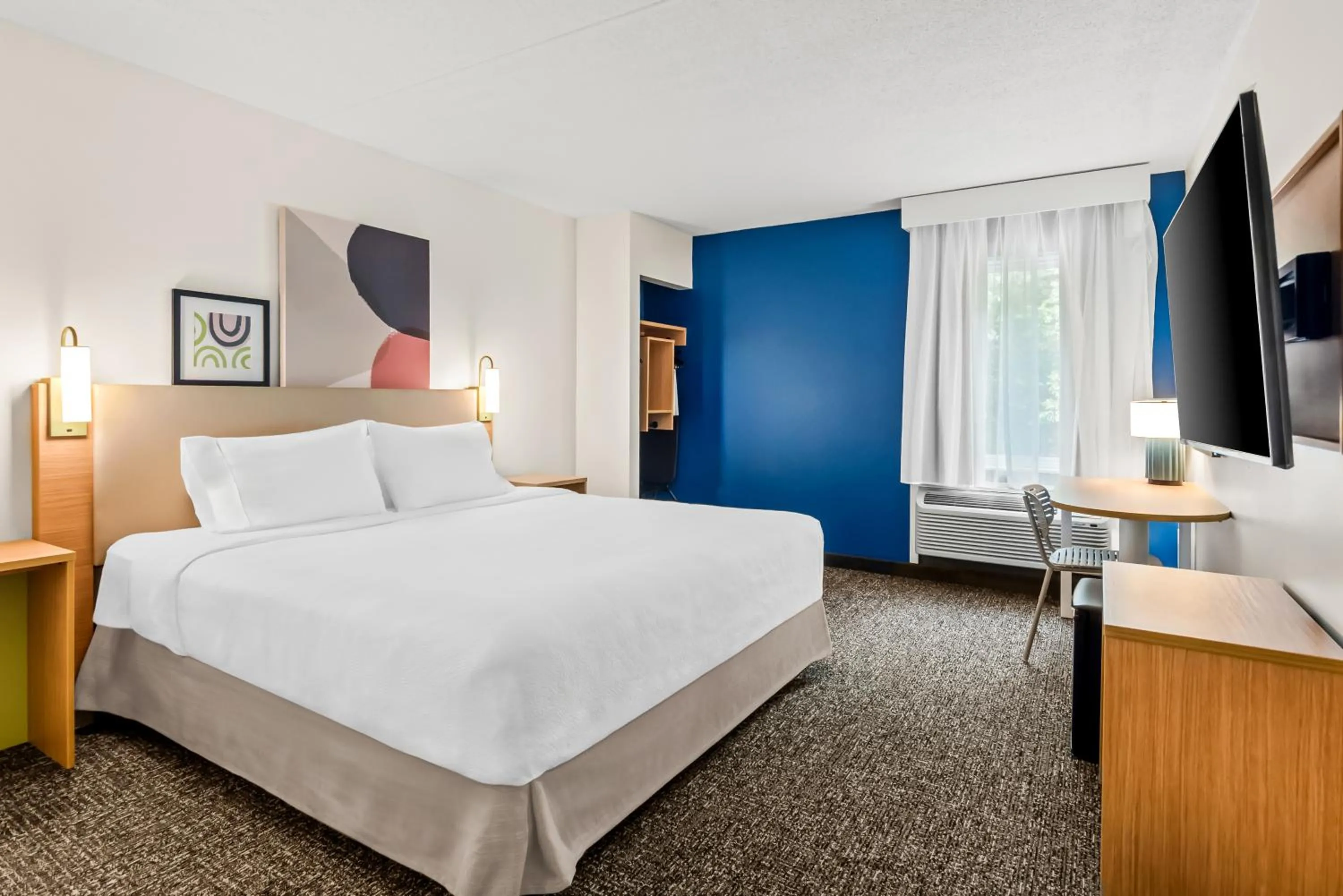 Bedroom, Bed in Spark by Hilton Lexington