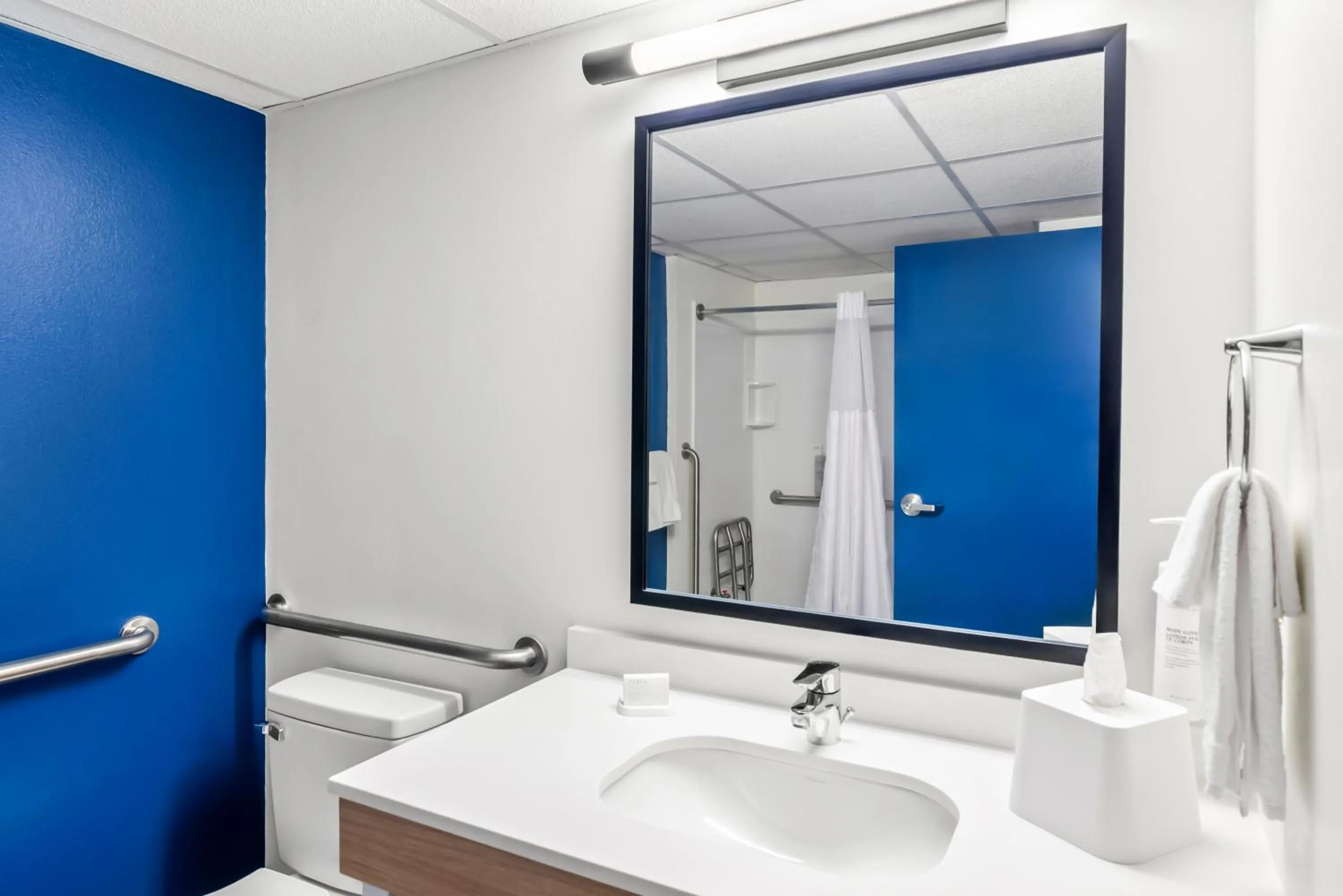 Shower in Spark by Hilton Lexington