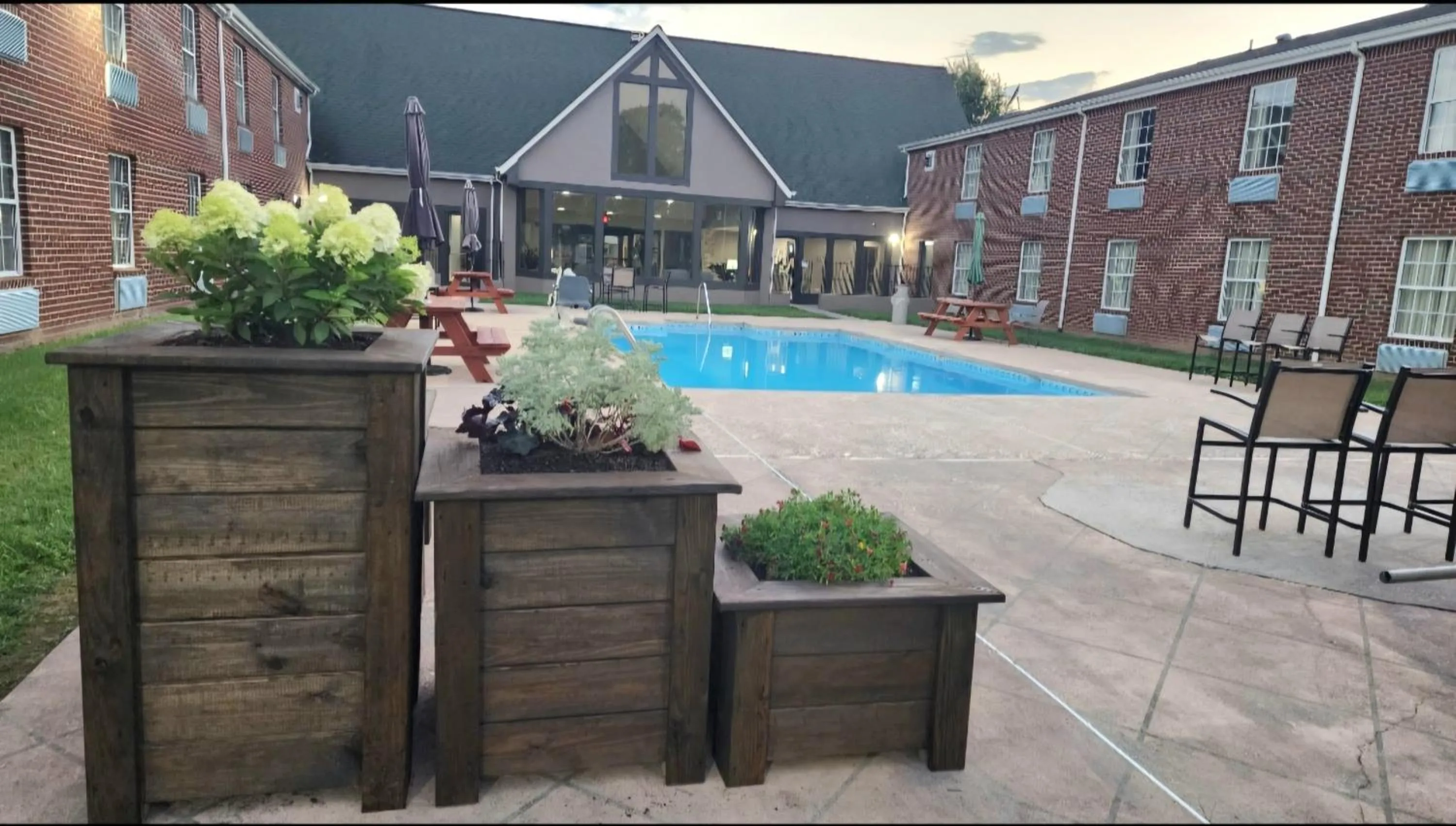 Property building in Quality Inn Dublin I-81