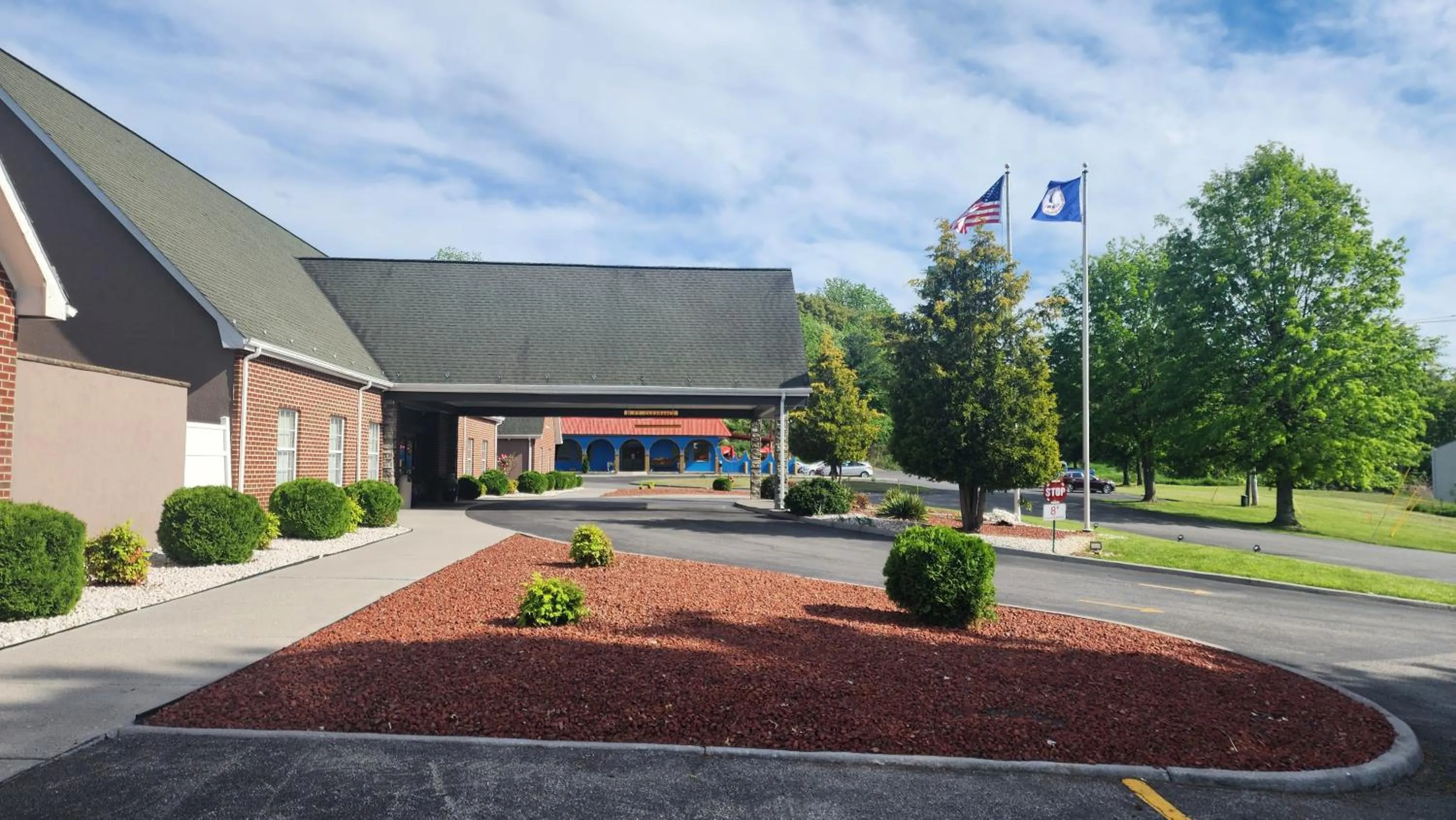 Property building in Quality Inn Dublin I-81