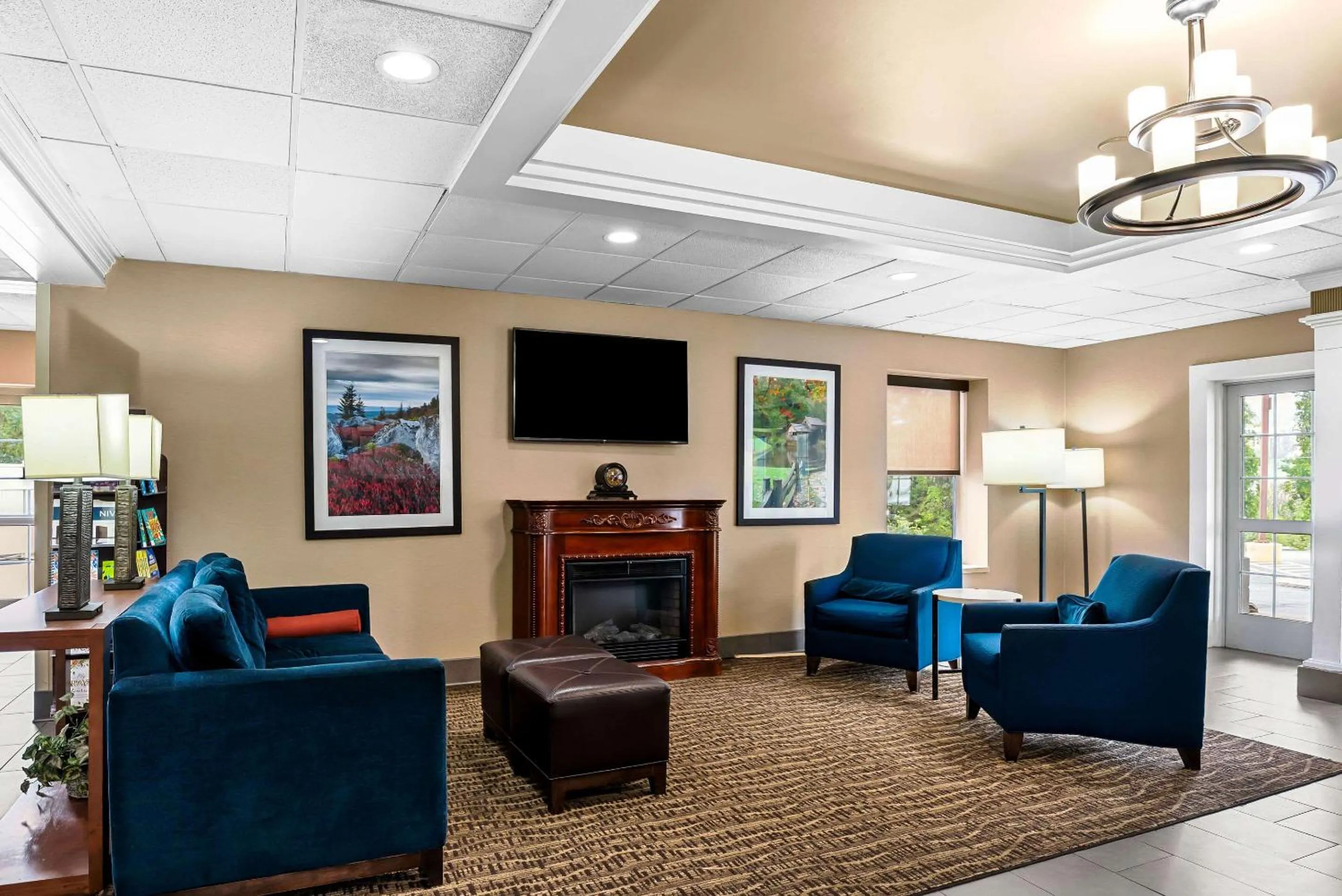 Lobby or reception in Comfort Inn & Suites Staunton
