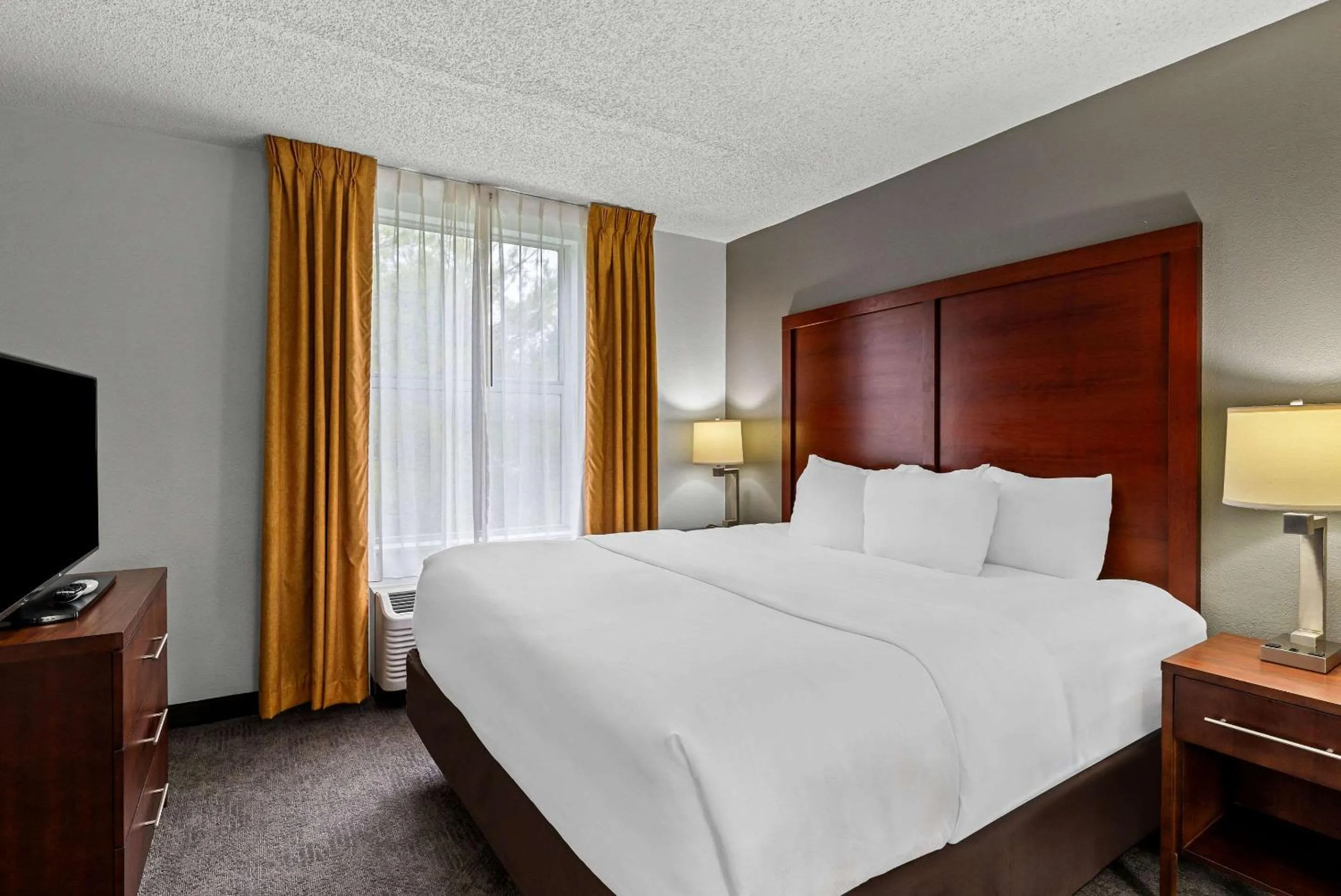 Bedroom, Bed in Comfort Inn & Suites Staunton