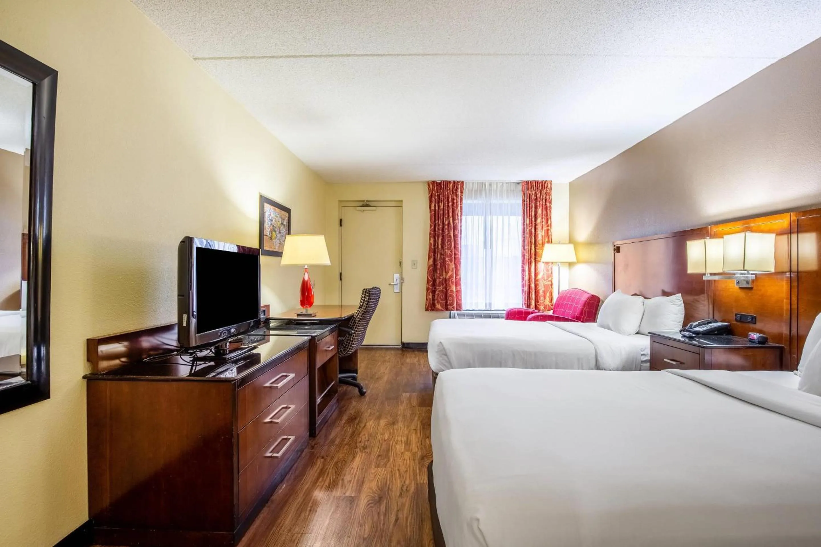 Bedroom, Bed in Econo Lodge Naval Station Norfolk