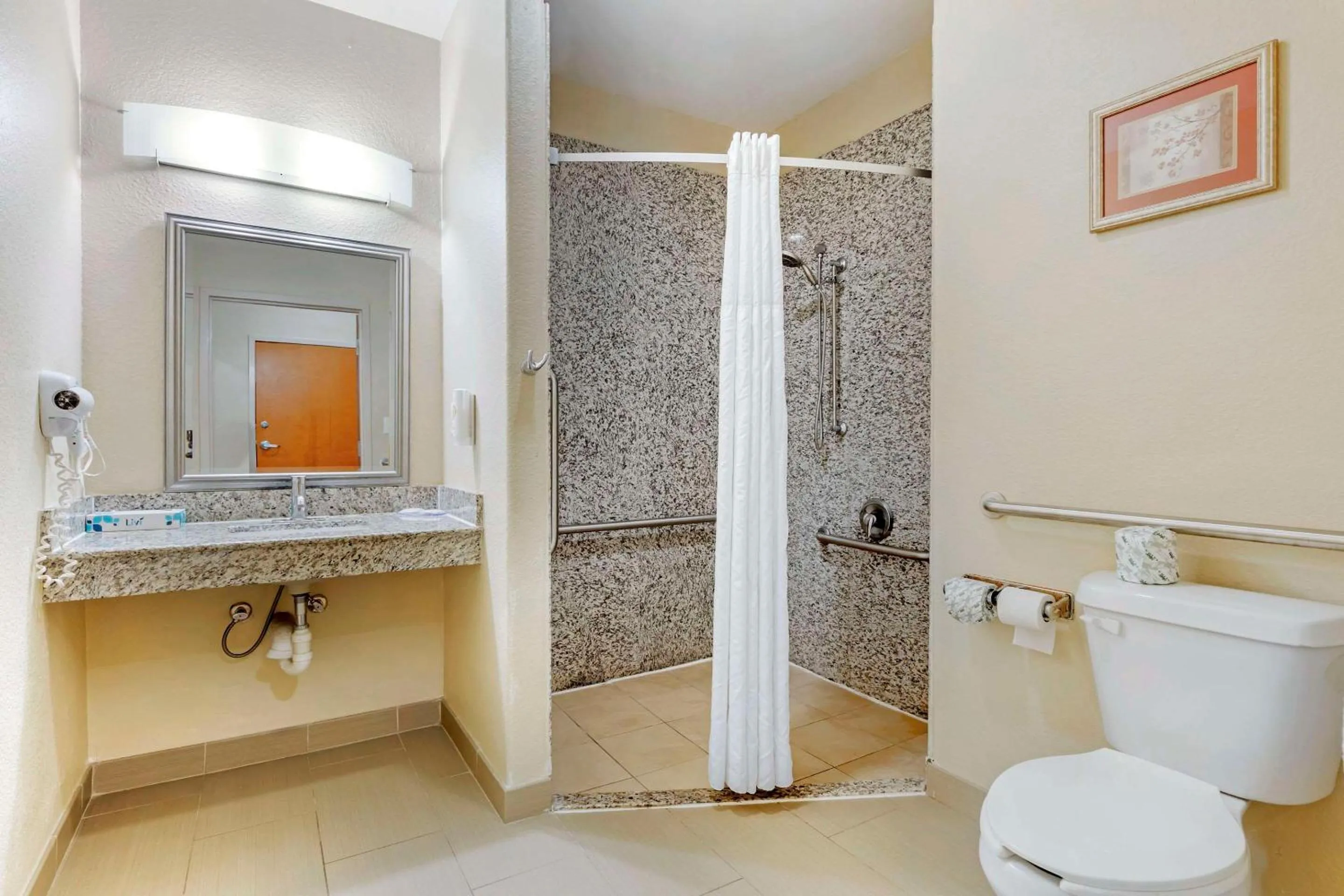 Bedroom in Comfort Inn & Suites Chesapeake - Portsmouth