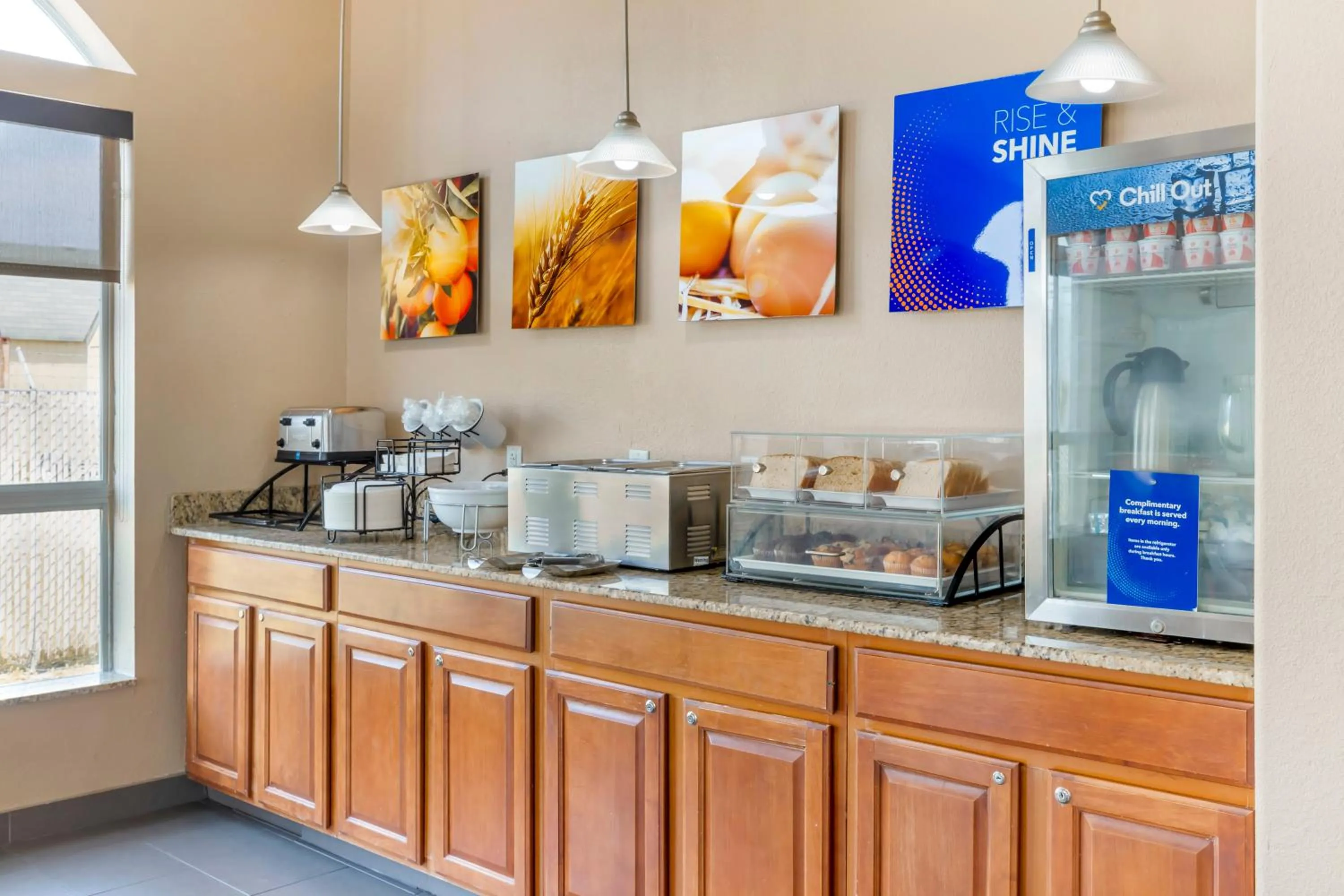 Breakfast in Comfort Inn & Suites Chesapeake - Portsmouth