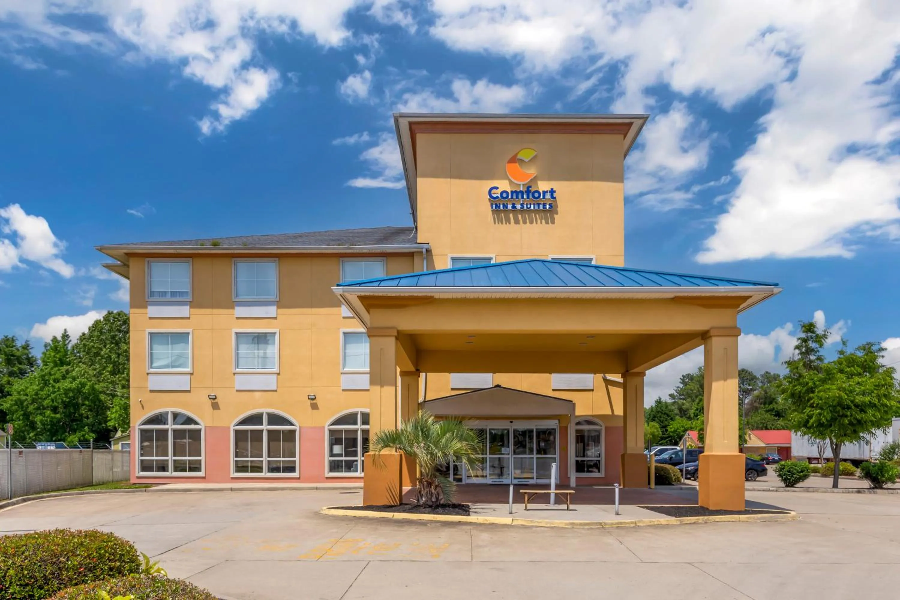 Property building in Comfort Inn & Suites Chesapeake - Portsmouth