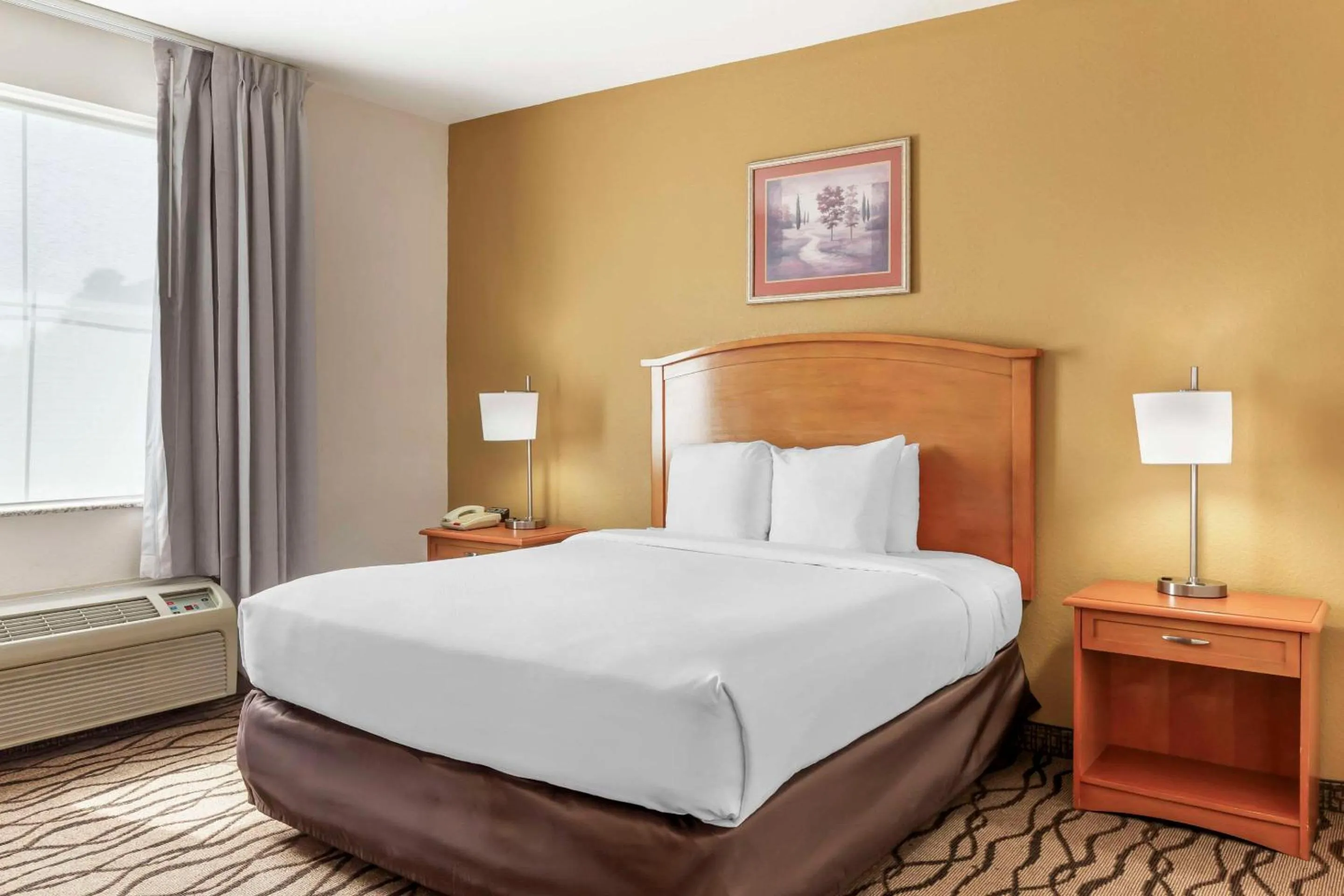 Bedroom, Bed in Comfort Inn & Suites Chesapeake - Portsmouth