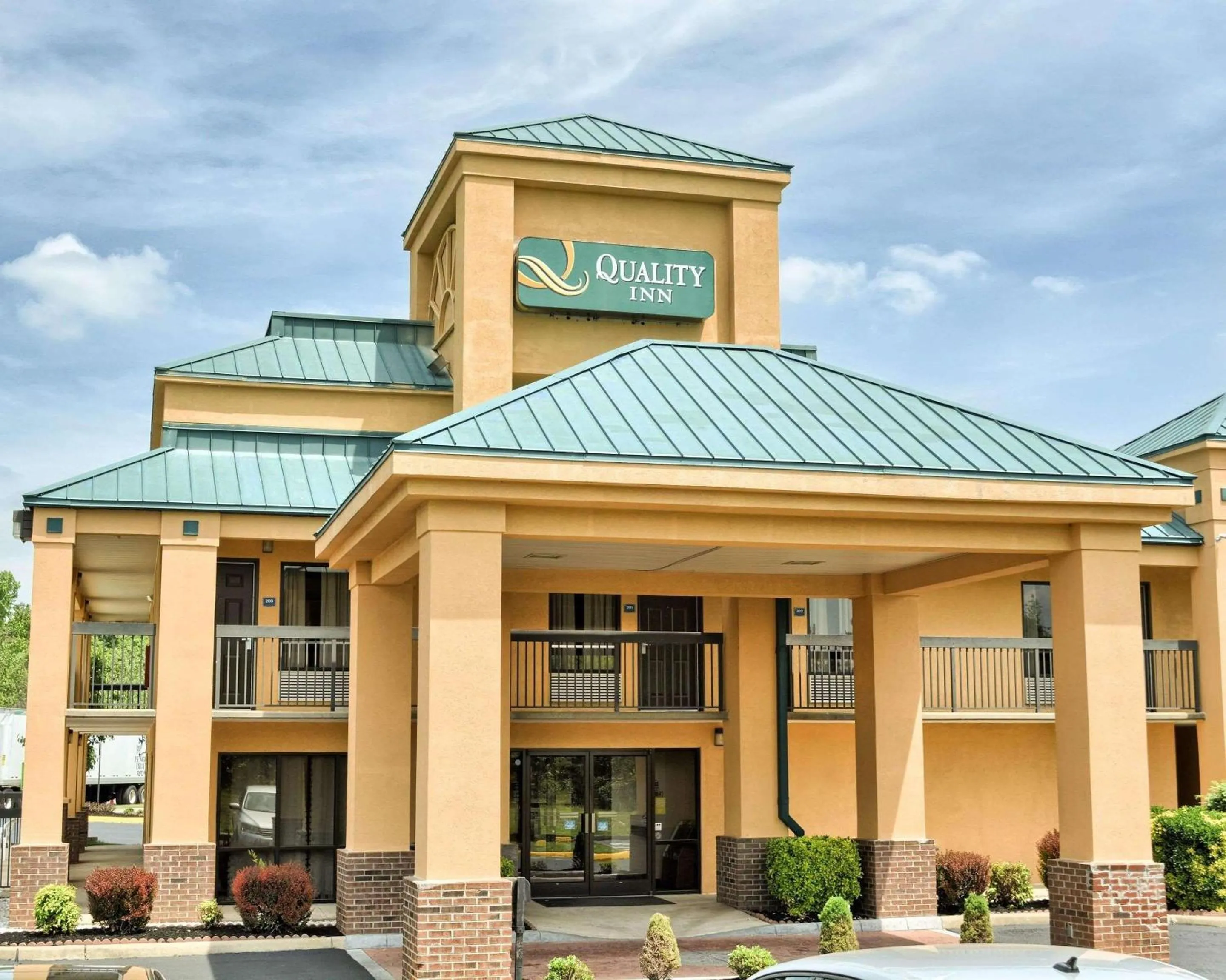 Property building in Quality Inn Thornburg