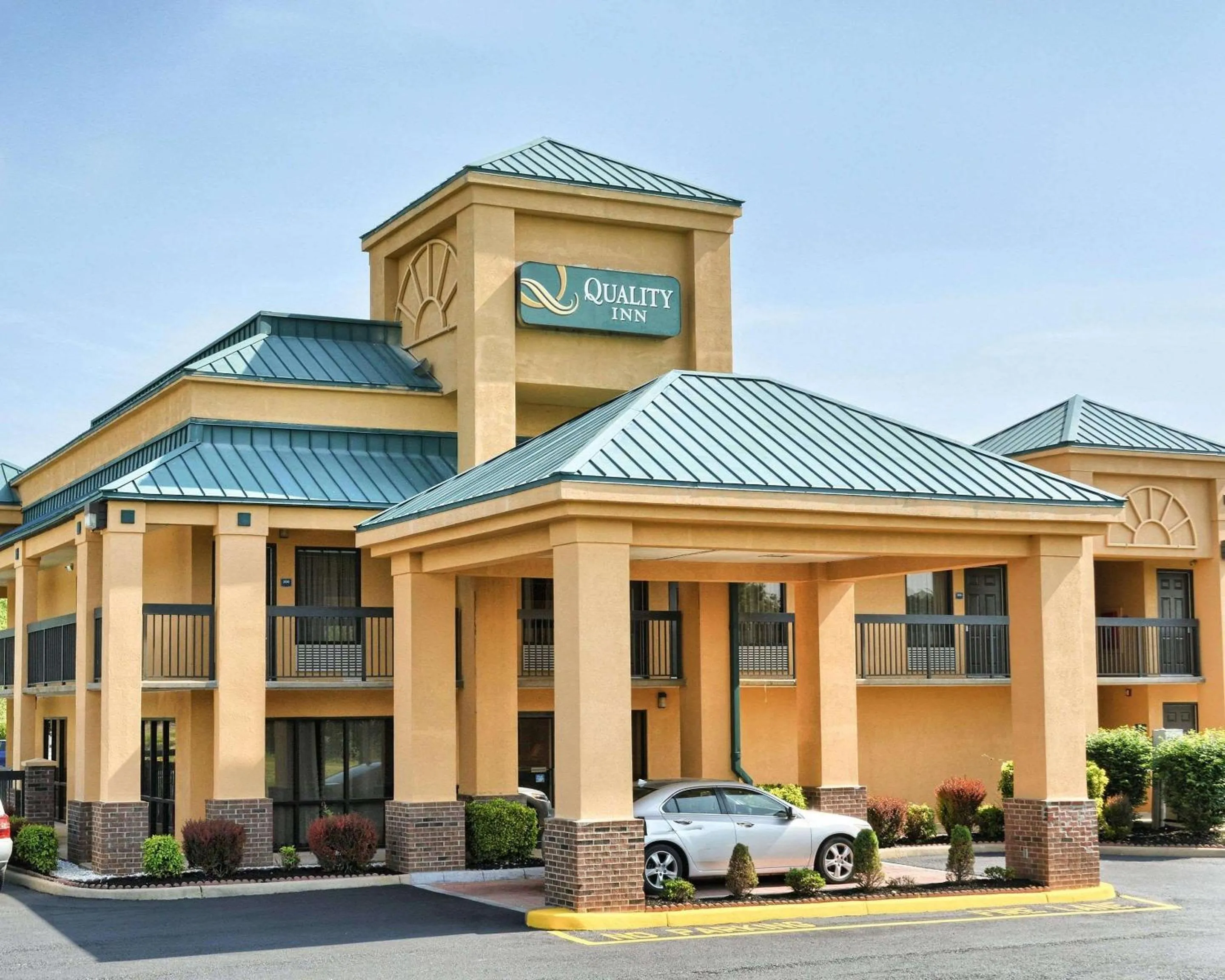 Property building in Quality Inn Thornburg