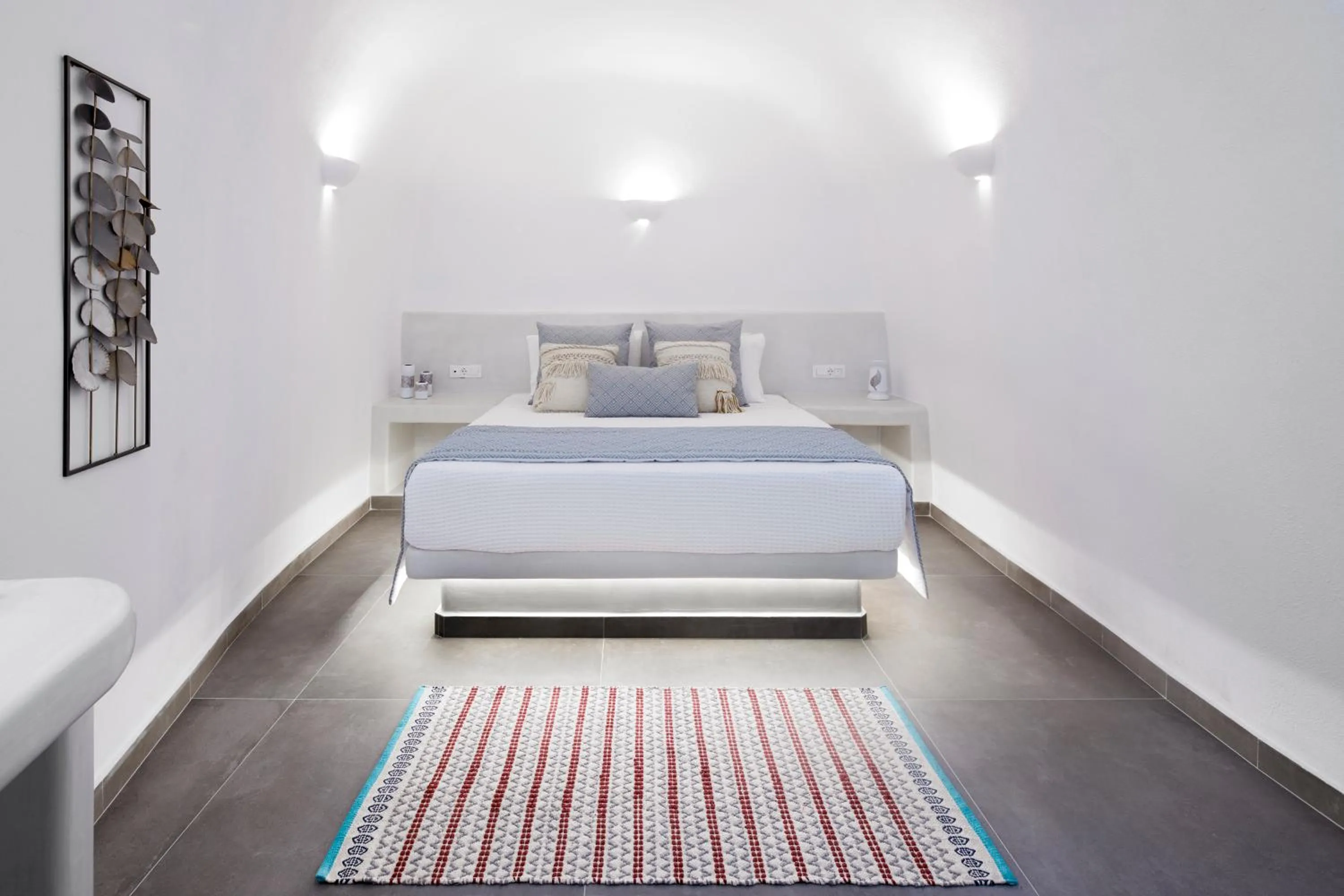 Bed in Mellow Luxury Cave