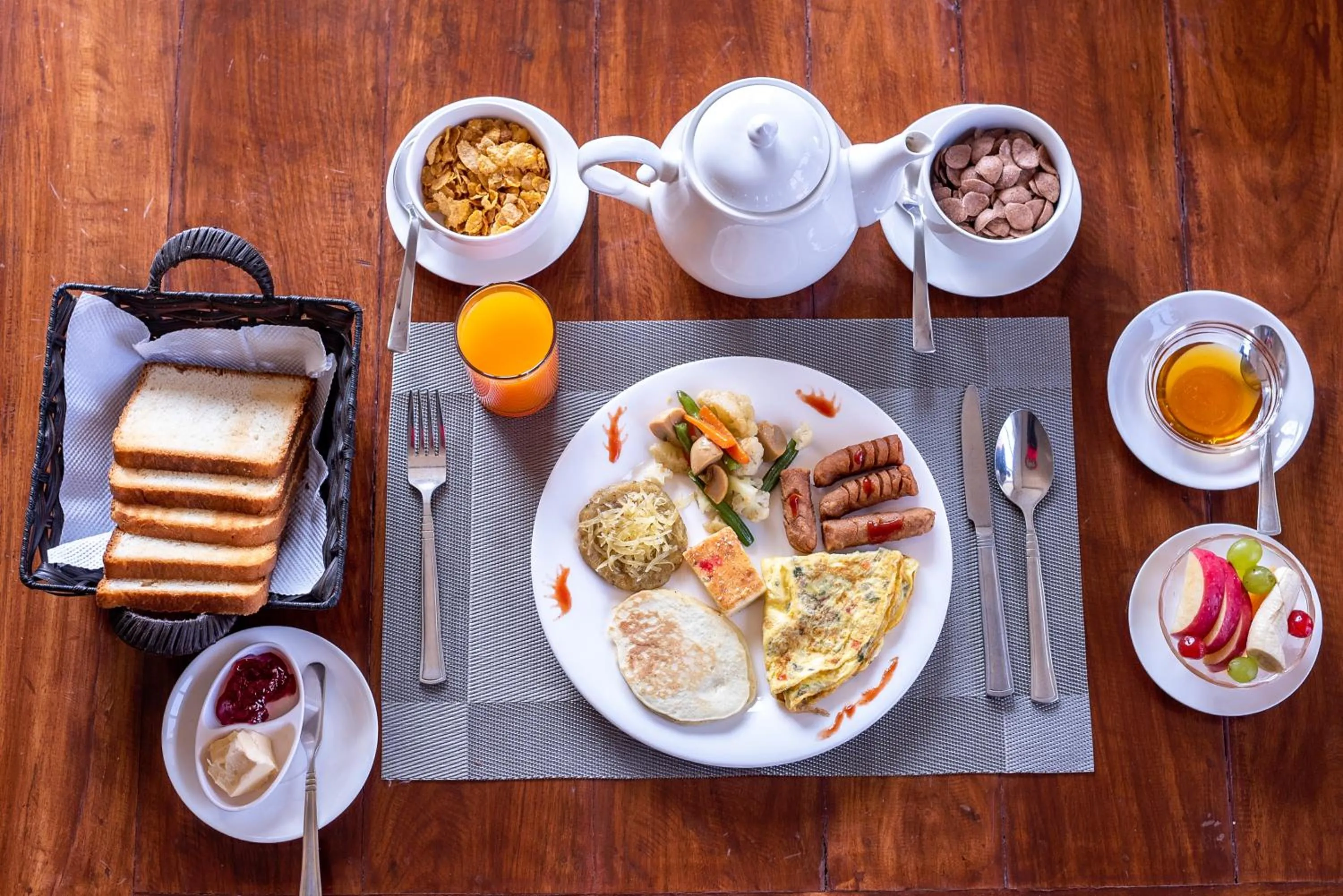 Breakfast in Hotel Earth Light Sauraha