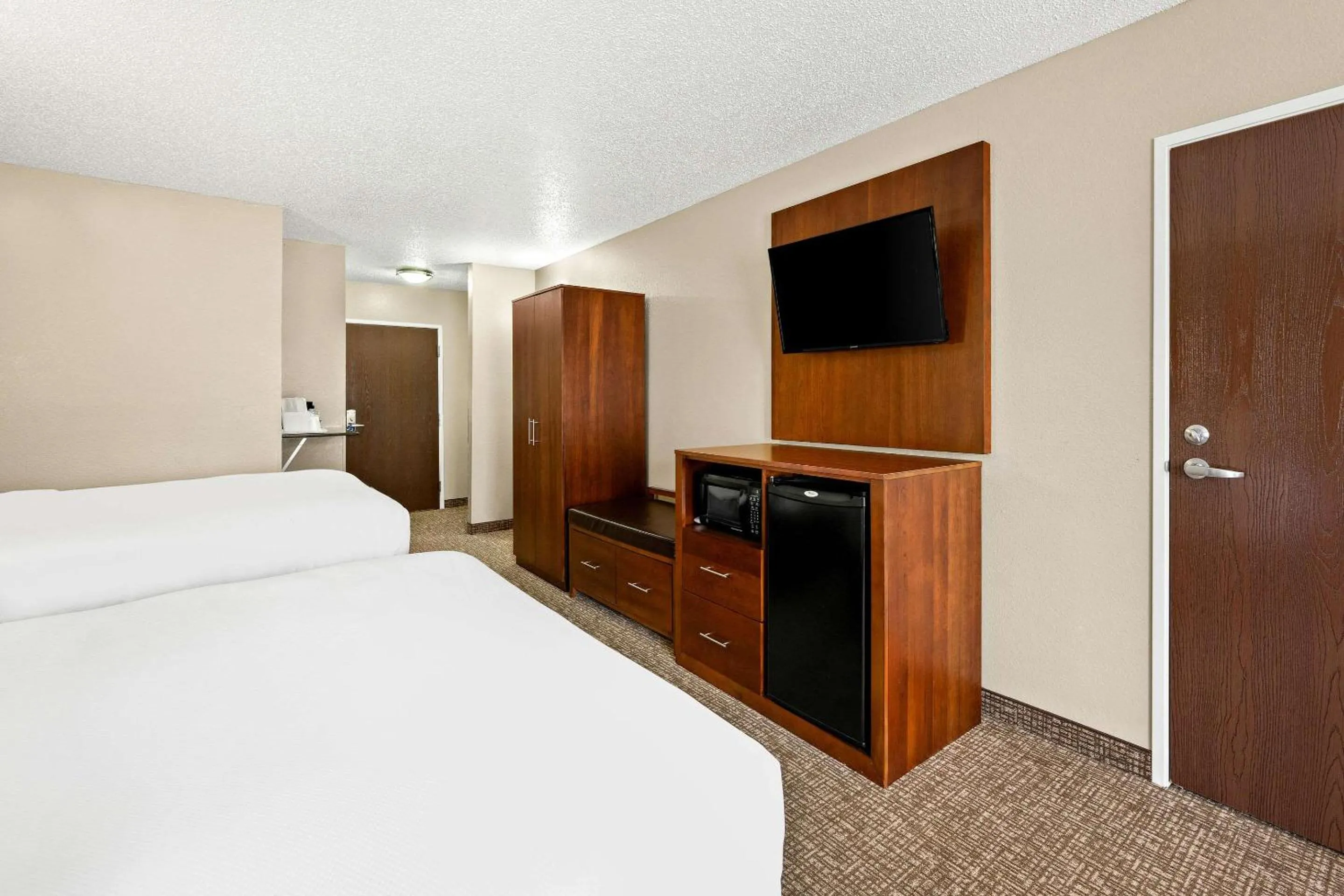 Bedroom, Bed in Comfort Suites Abingdon I-81