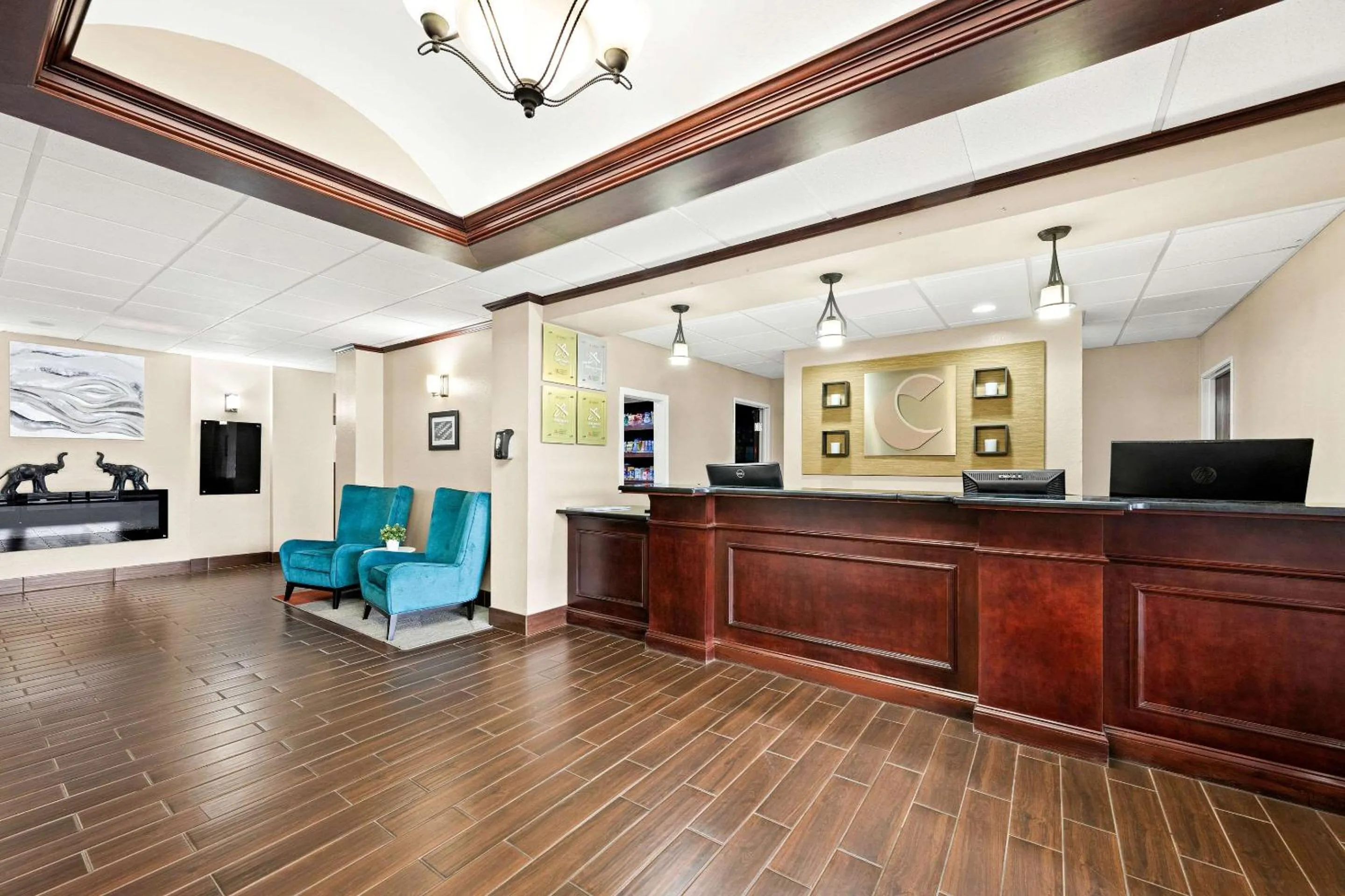 Lobby or reception in Comfort Suites Abingdon I-81