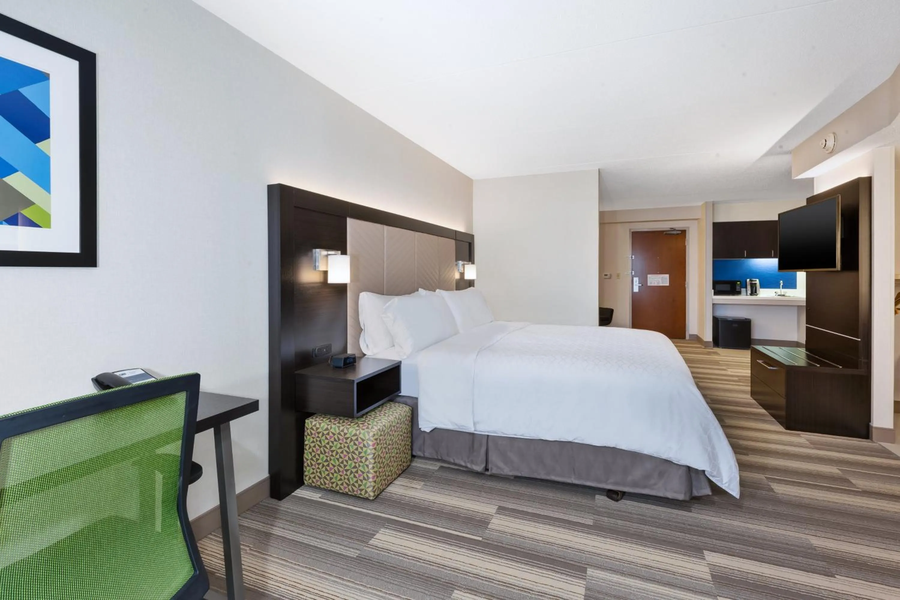 Photo of the whole room, Bed in Holiday Inn Express Blacksburg by IHG
