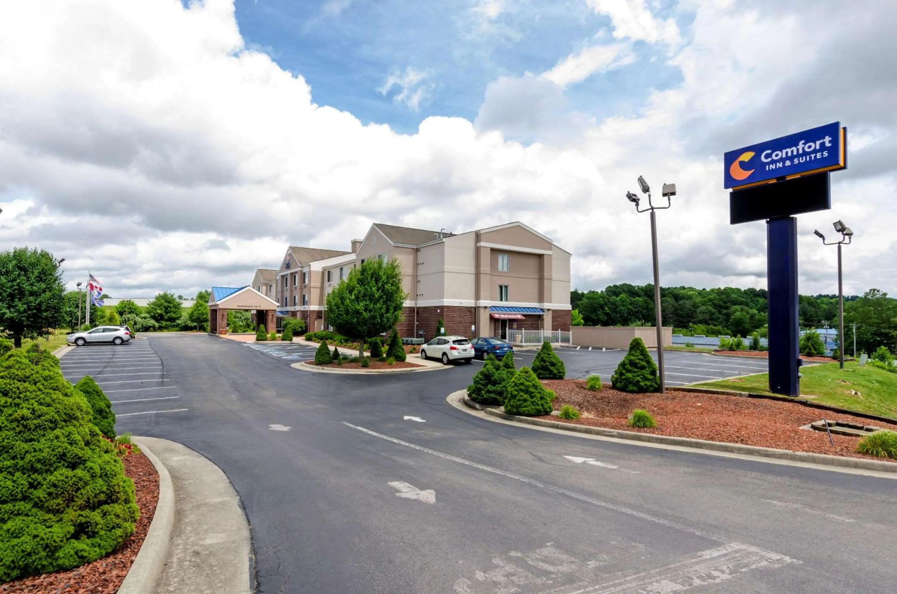 Property building in Comfort Inn & Suites Hillsville I-77