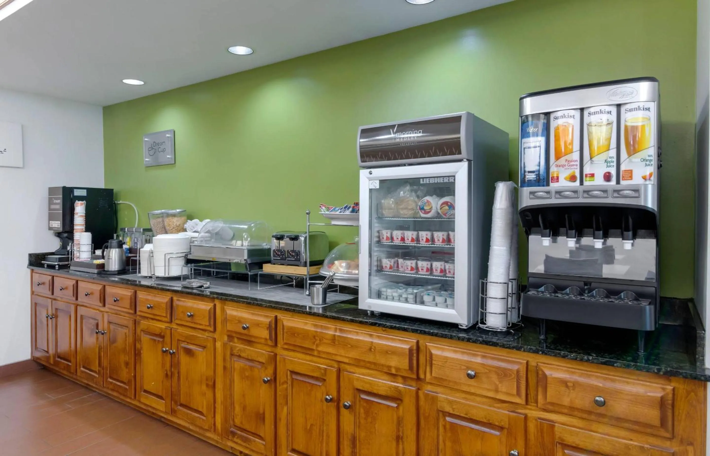 Breakfast in Sleep Inn & Suites Prince George near Fort Lee