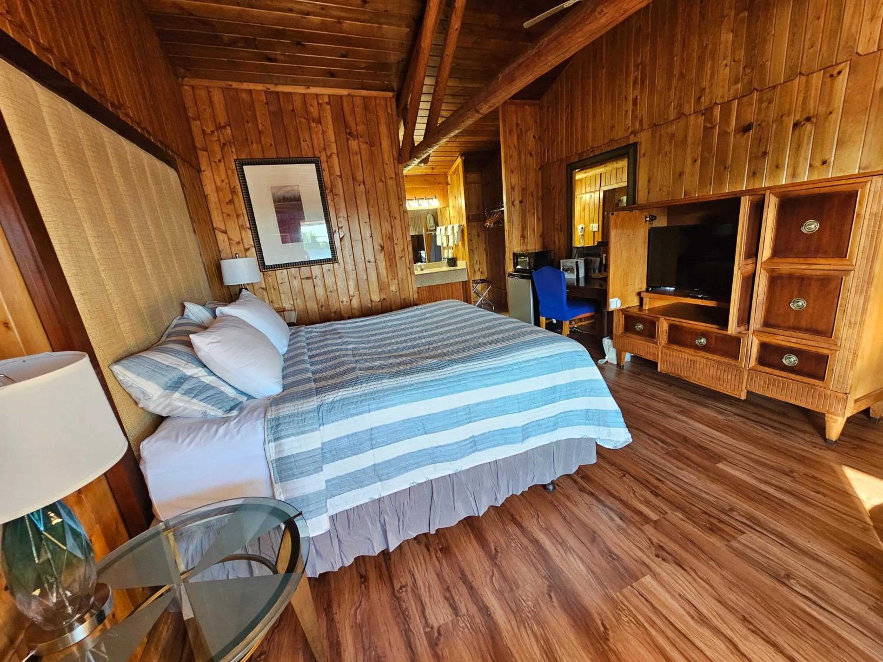 Photo of the whole room, Bed in Atlantic Shores Inn and Suites