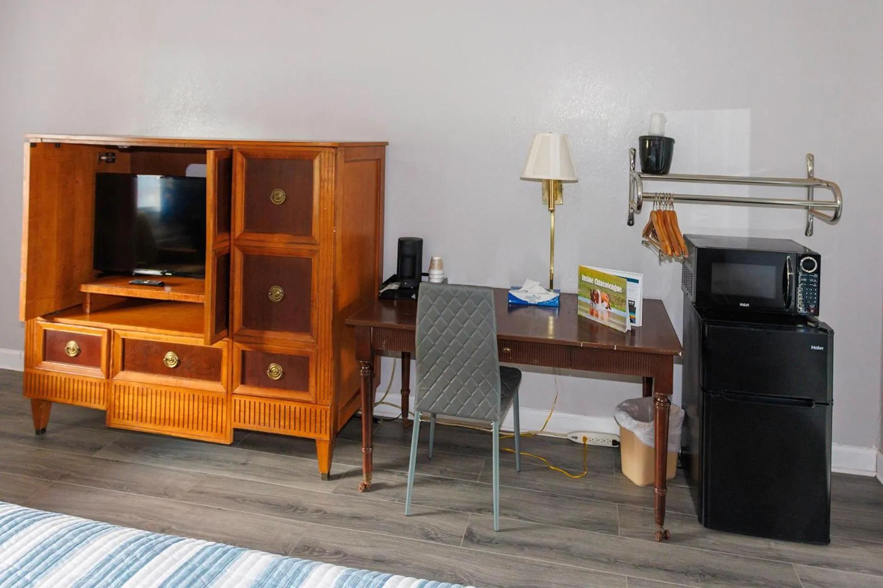 TV and multimedia in Atlantic Shores Inn and Suites