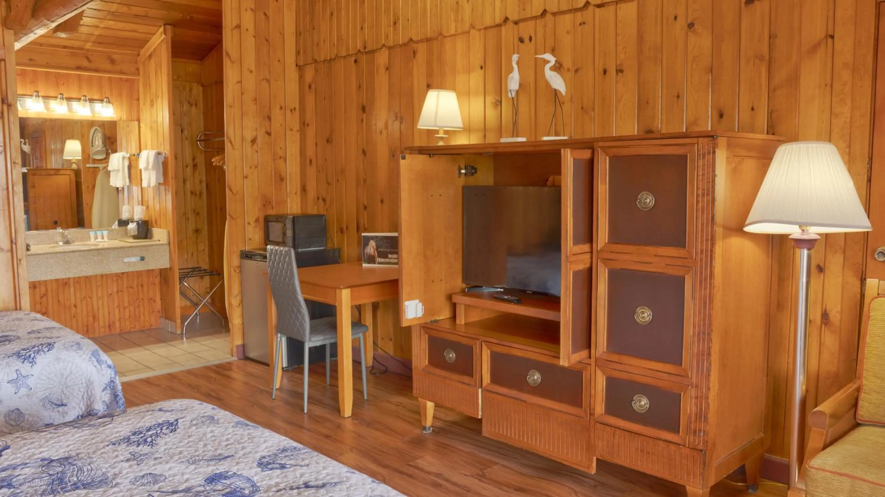 Photo of the whole room, Bed in Atlantic Shores Inn and Suites