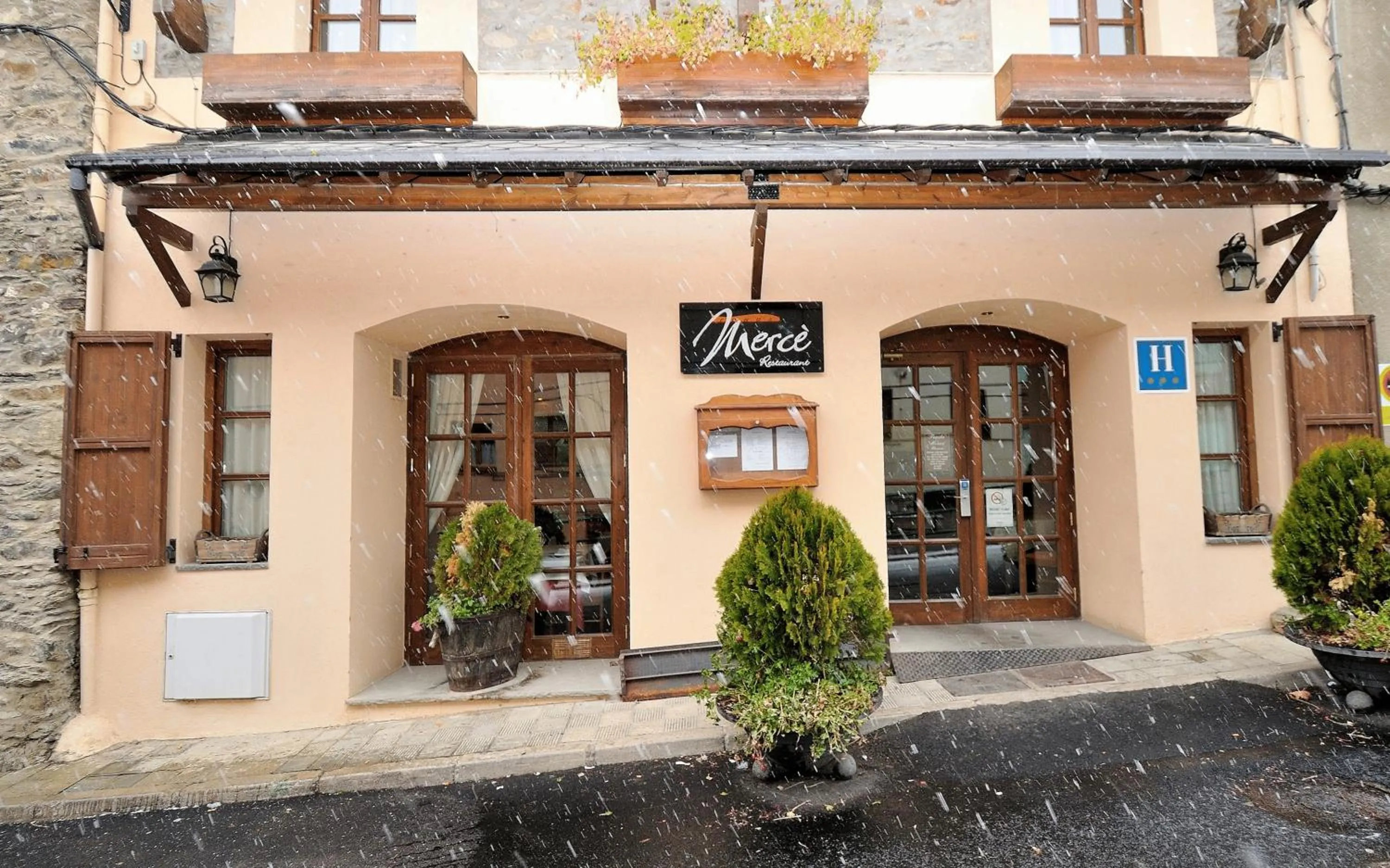 Facade/entrance in Hotel Fonda Merce