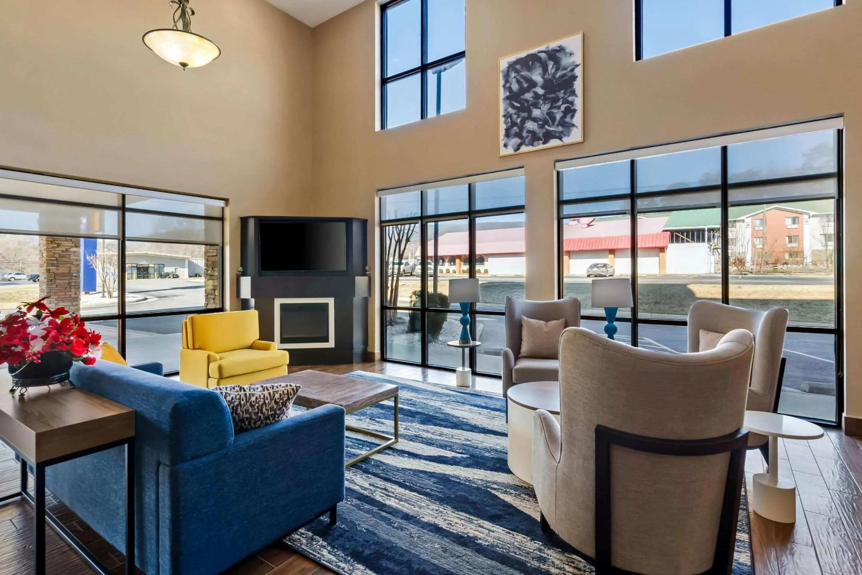 Lobby or reception in Comfort Suites Salem-Roanoke I-81