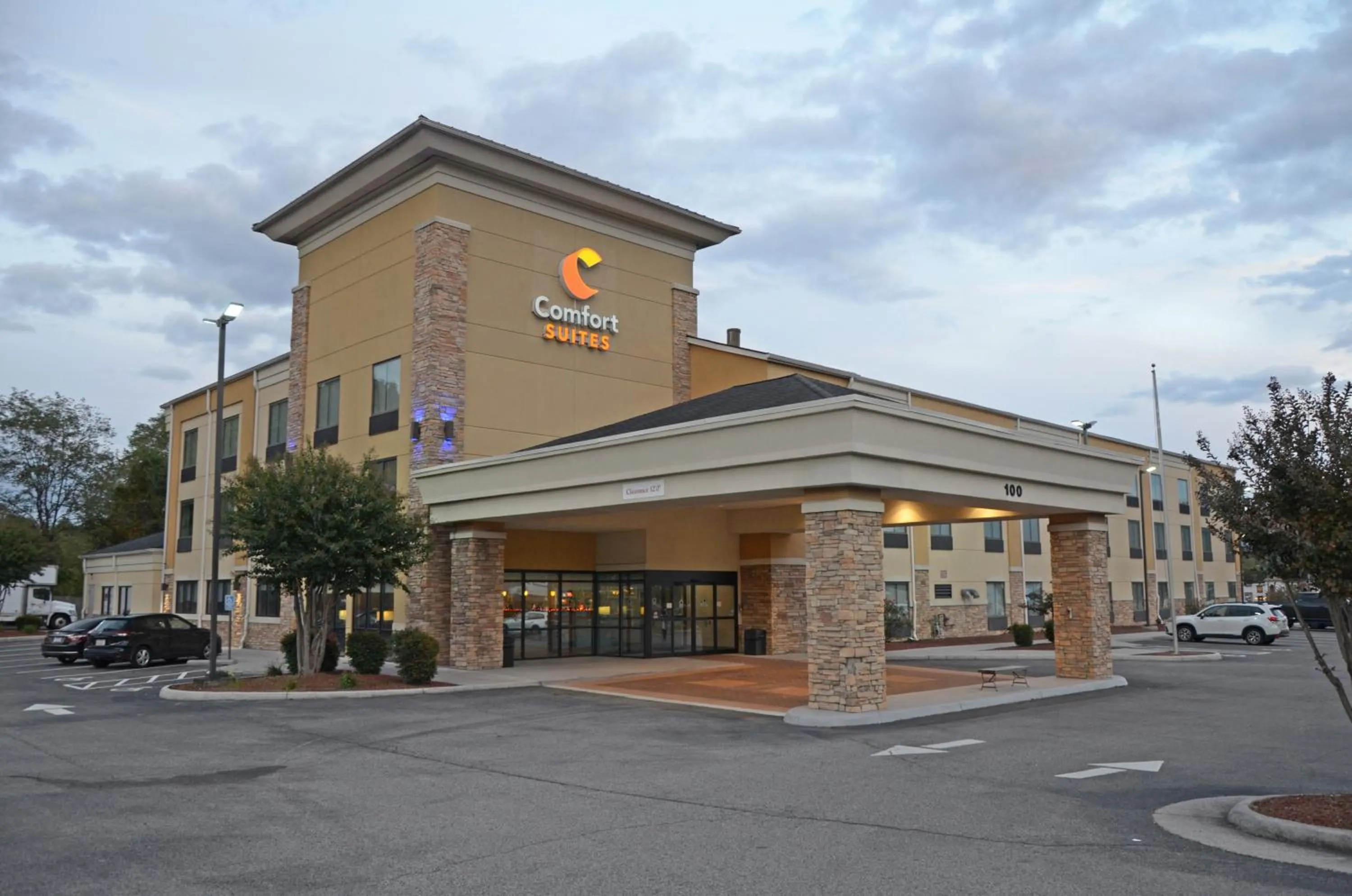 Property building in Comfort Suites Salem-Roanoke I-81