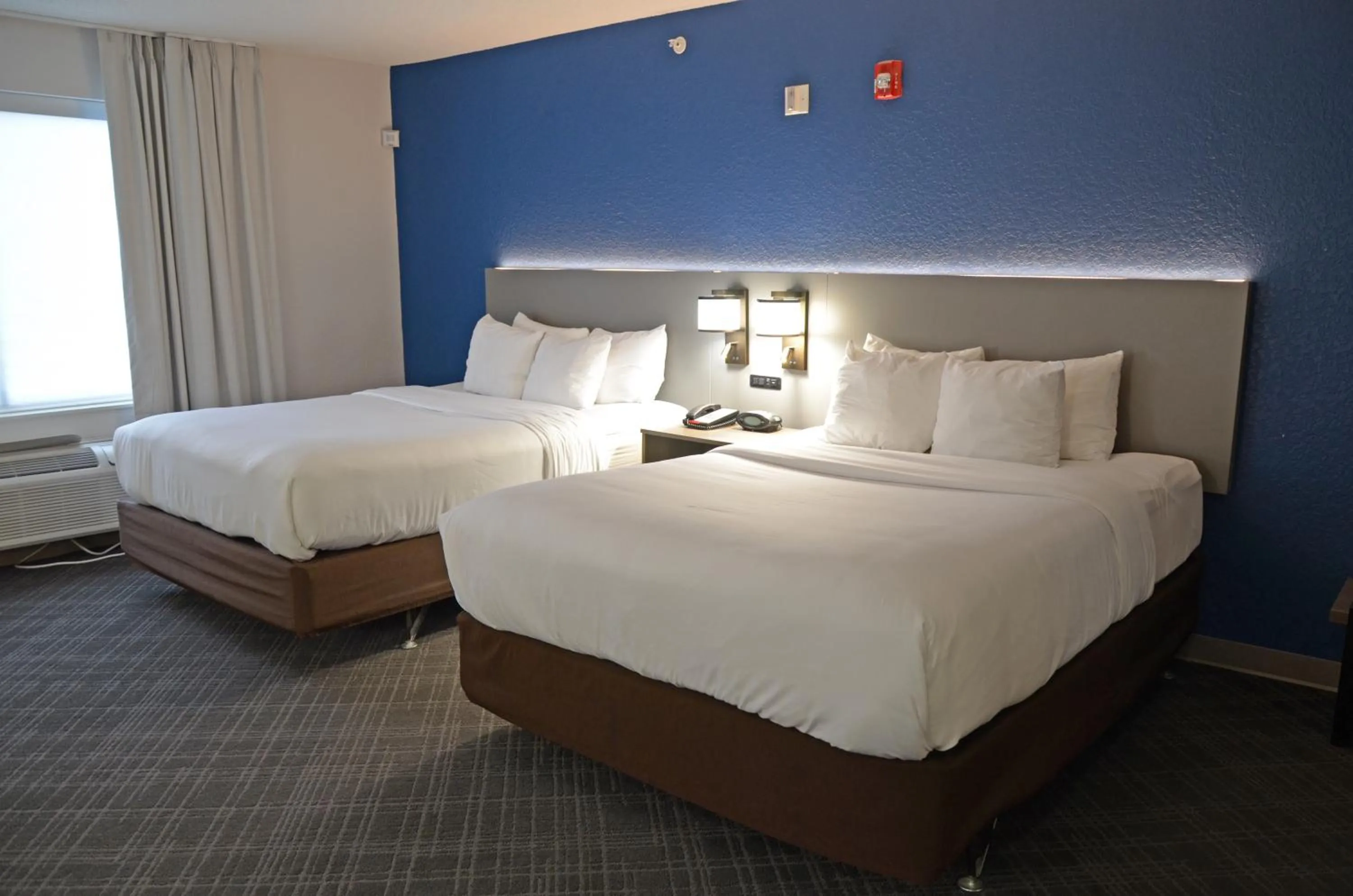 Bed in Comfort Suites Salem-Roanoke I-81