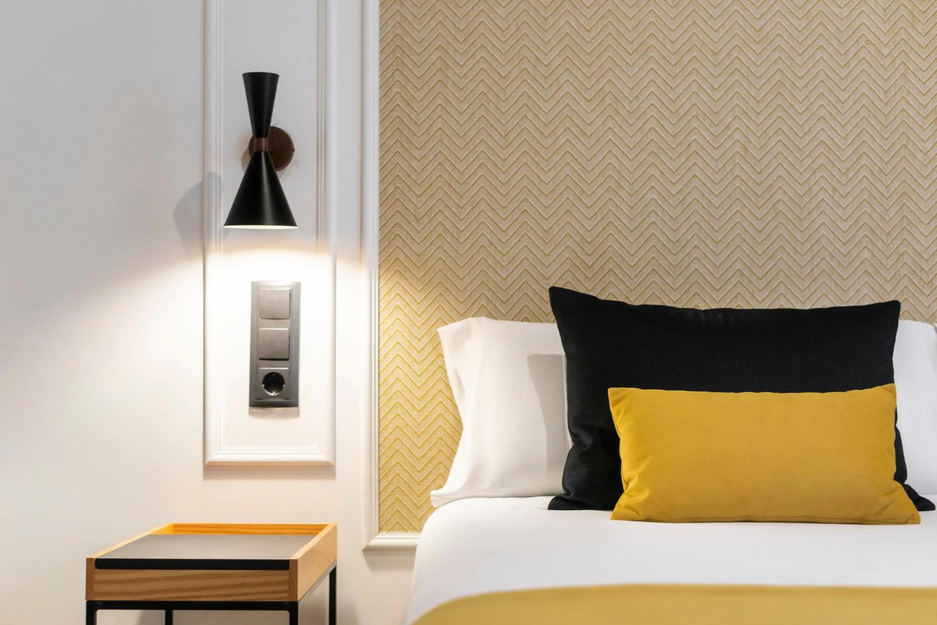 Bed in Blanq Comedias