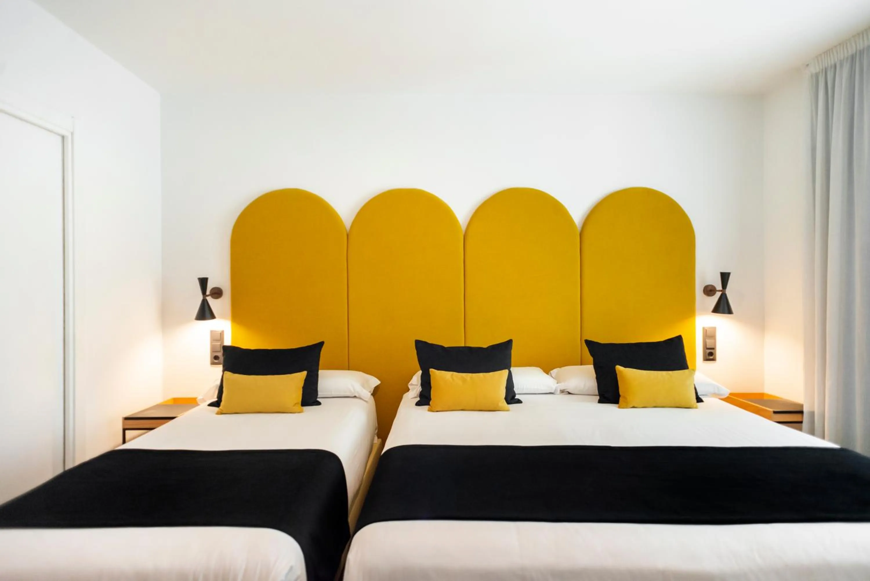 Bed in Blanq Comedias