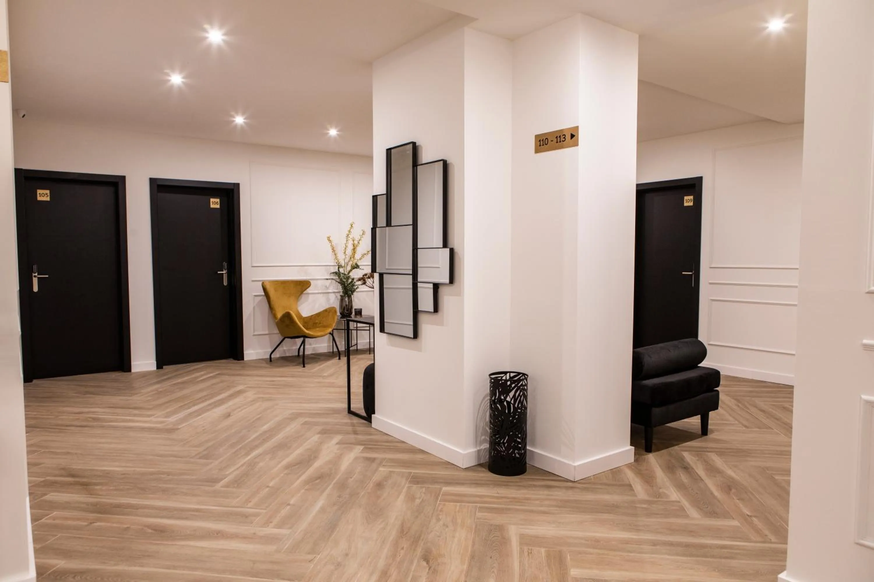 Lobby or reception in Blanq Comedias