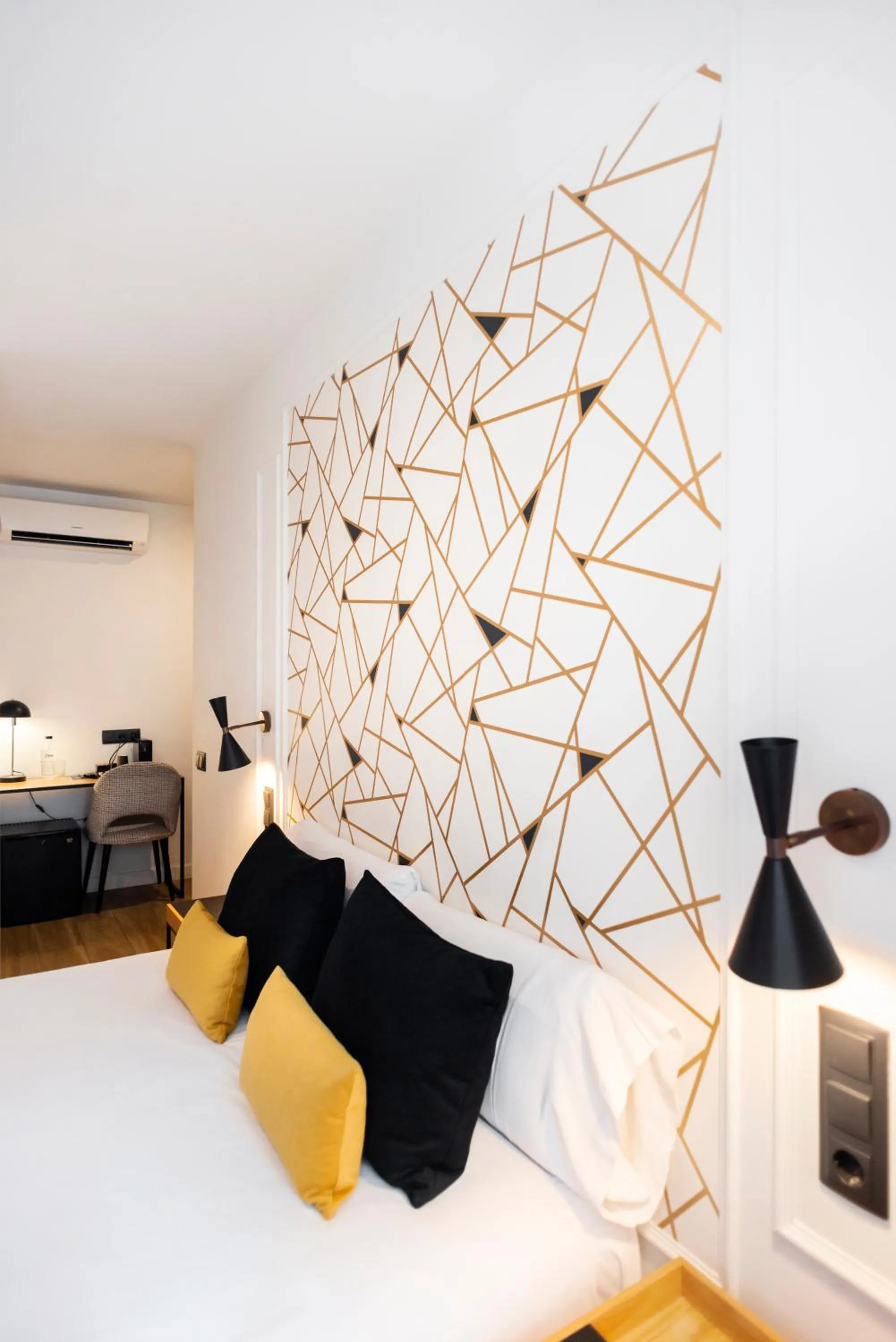 Bed in Blanq Comedias