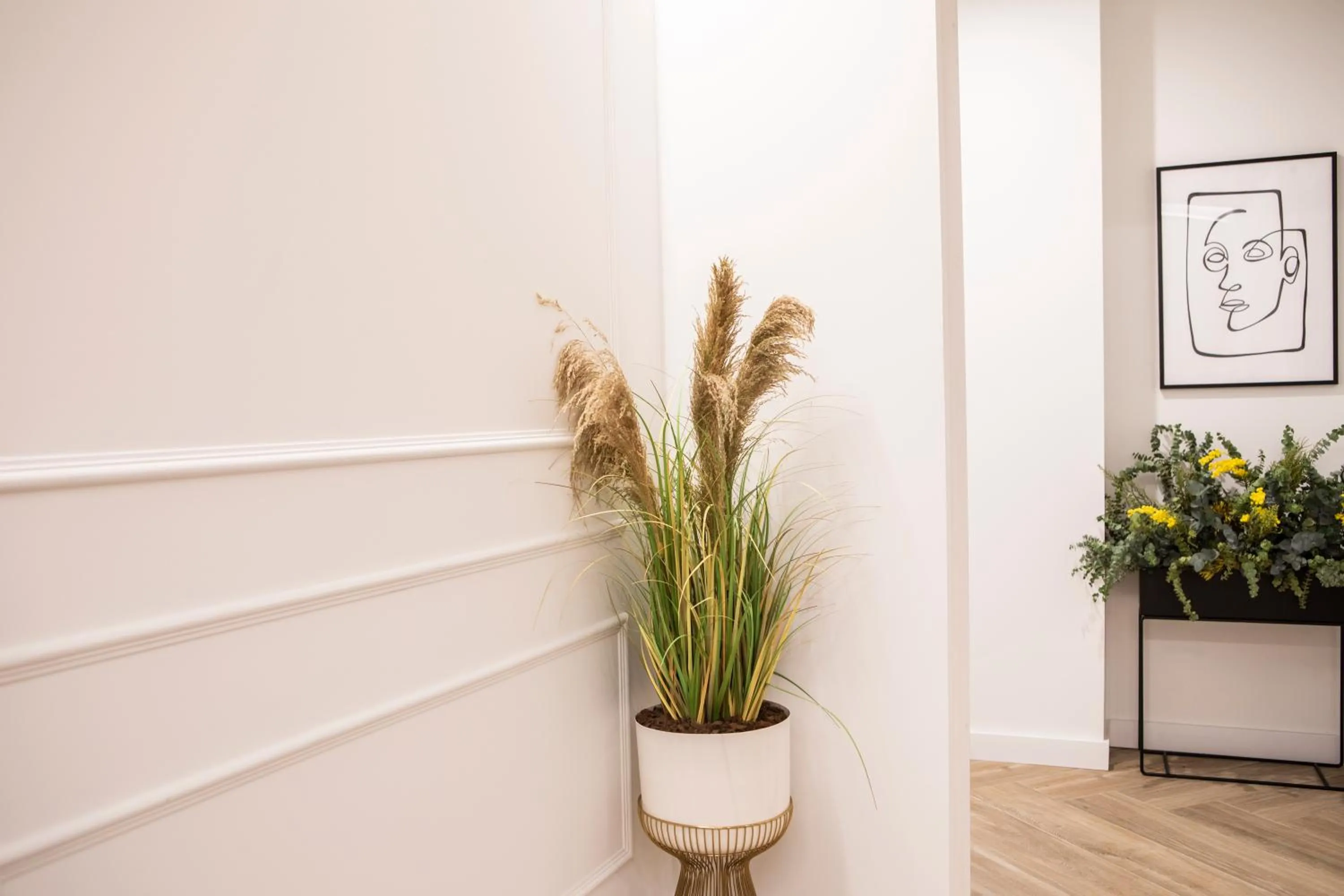 Decorative detail in Blanq Comedias