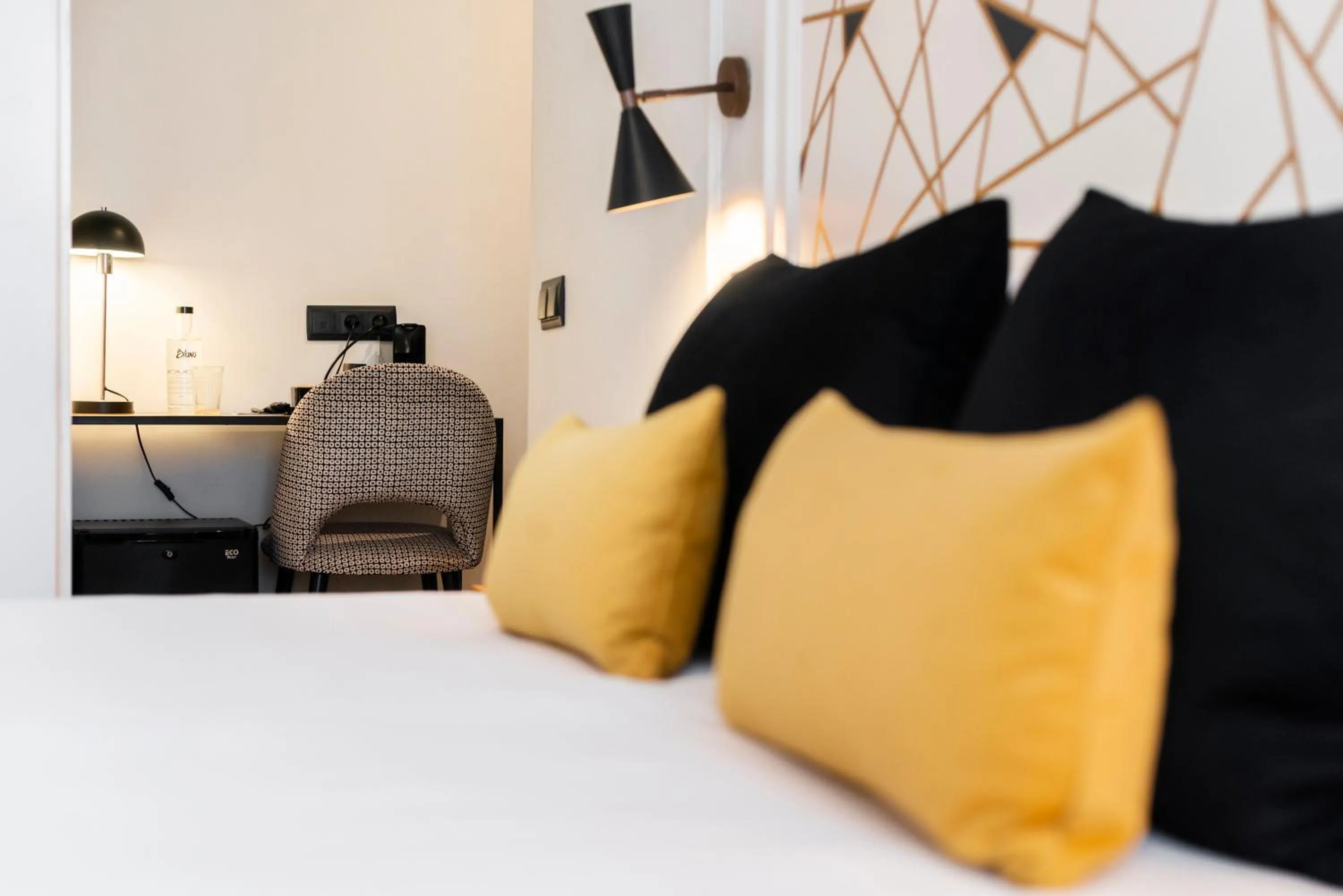 Bed in Blanq Comedias